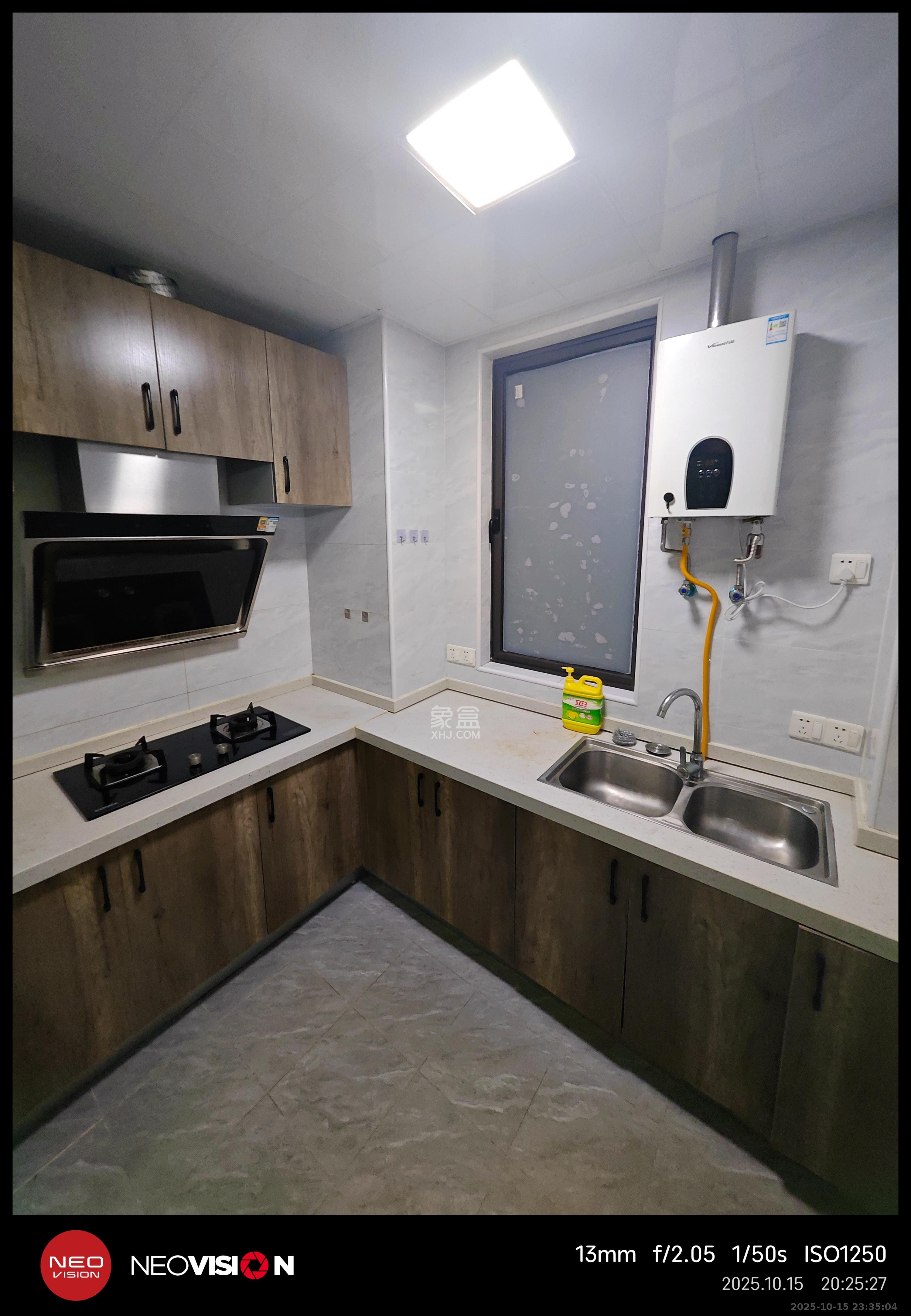 鸿盛大厦  1室1厅1卫    12000.0元/月室内图