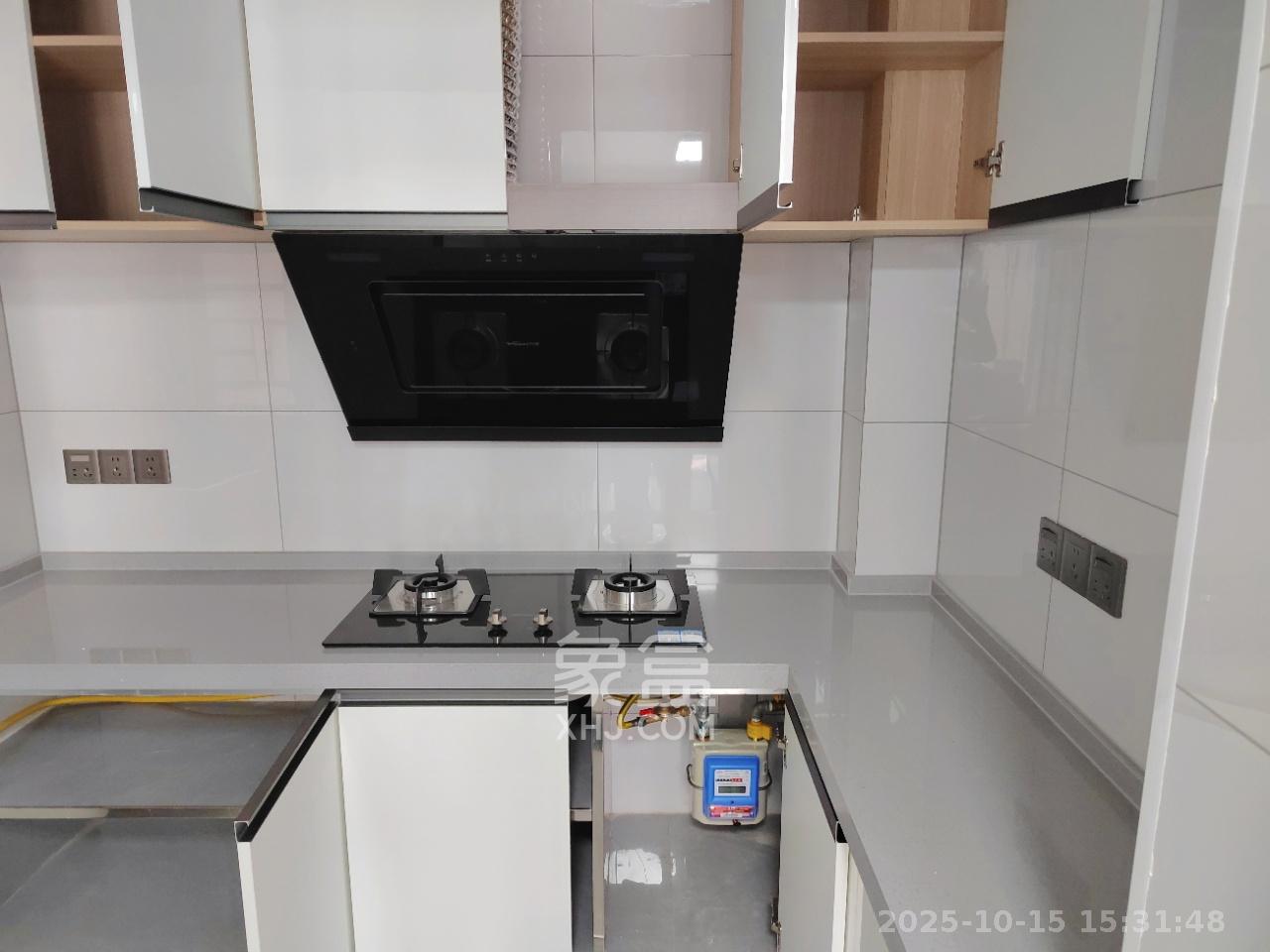 云和华府  2室2厅1卫    2400.0元/月室内图