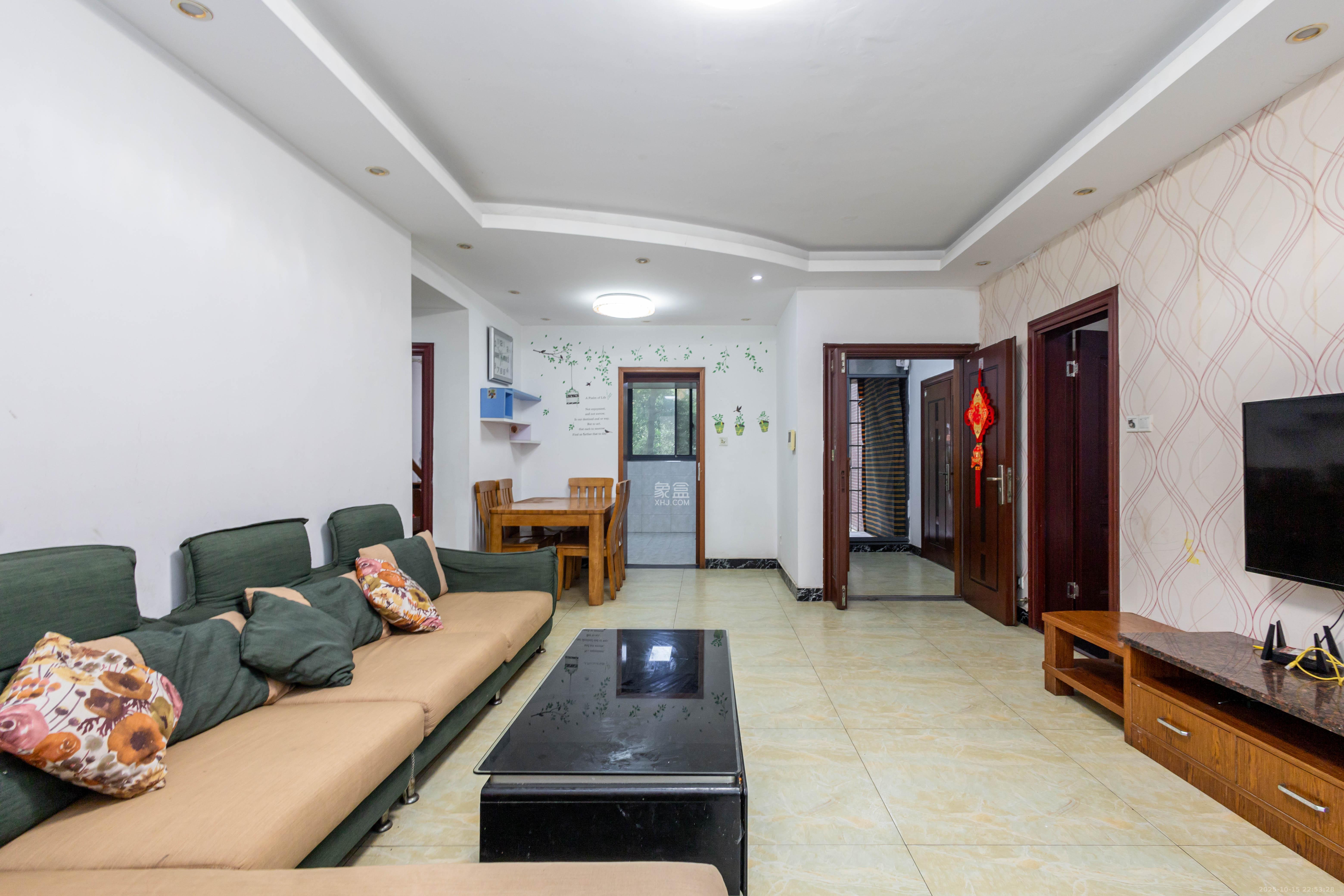 中国铁建国际城一期  3室2厅1卫    59.0万客厅