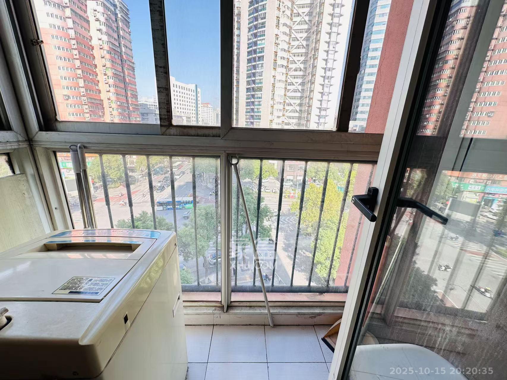 白沙晶城  1室1厅1卫    1700.0元/月室内图