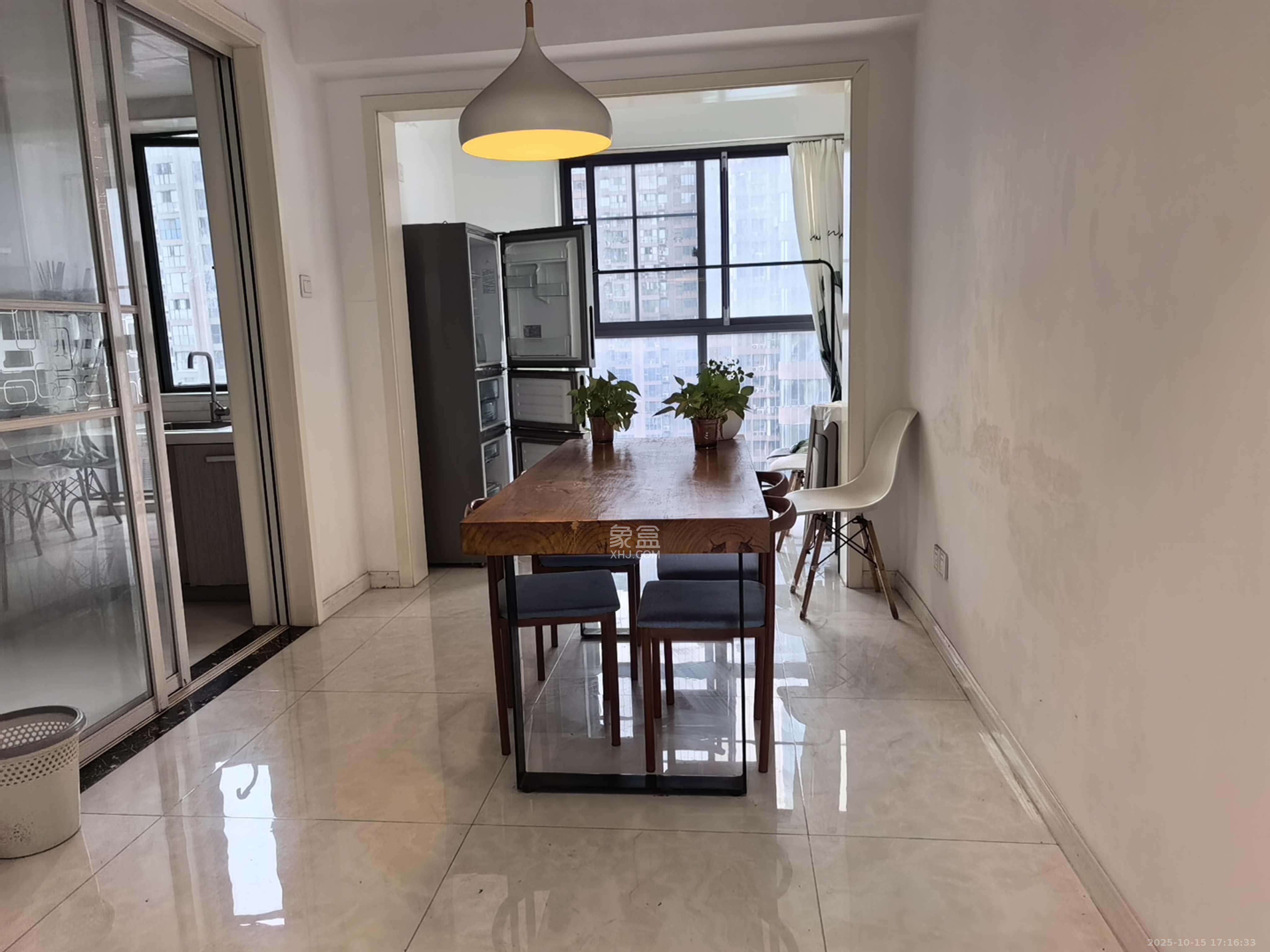 富春山 3室2厅2卫 2600.0元/月 富春山 3室2厅2卫 2600.0元/月室内图