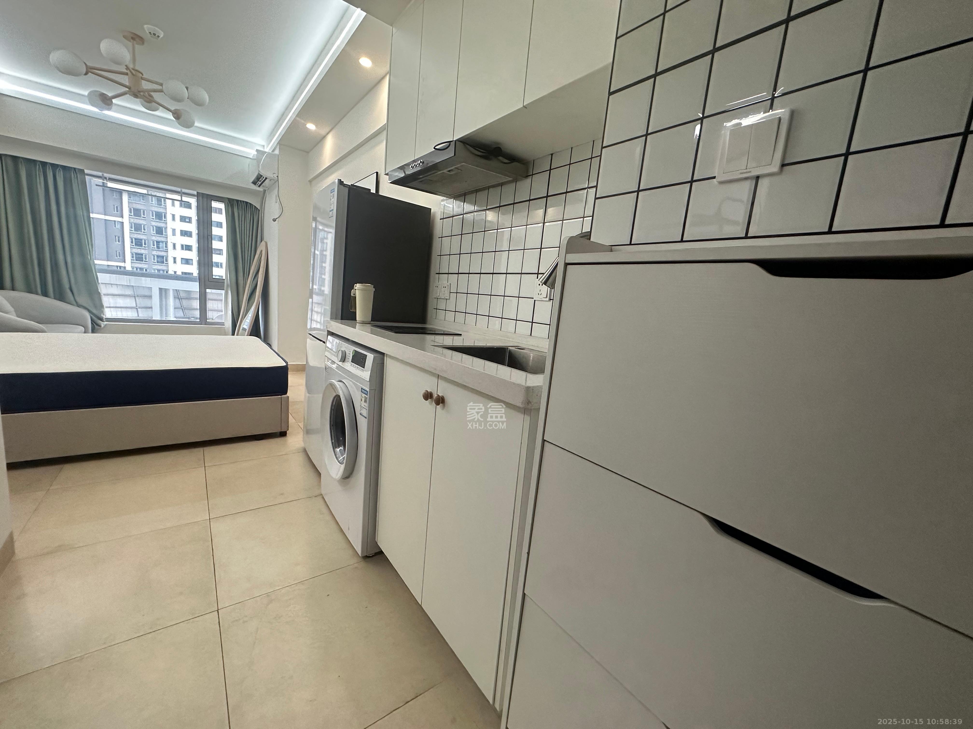 保利天禧EF区  1室1厅1卫    1500.0元/月室内图