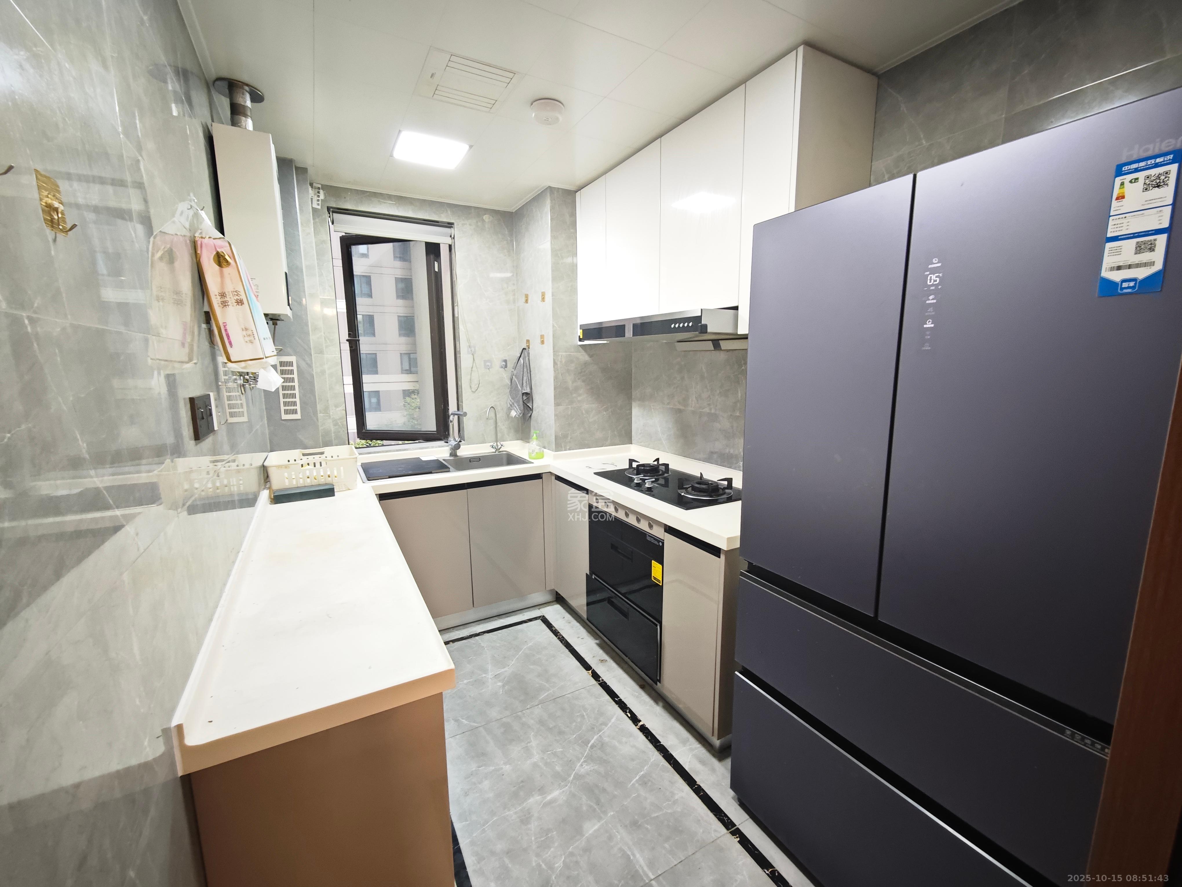 卓越江岸  4室2厅2卫    4800.0元/月室内图