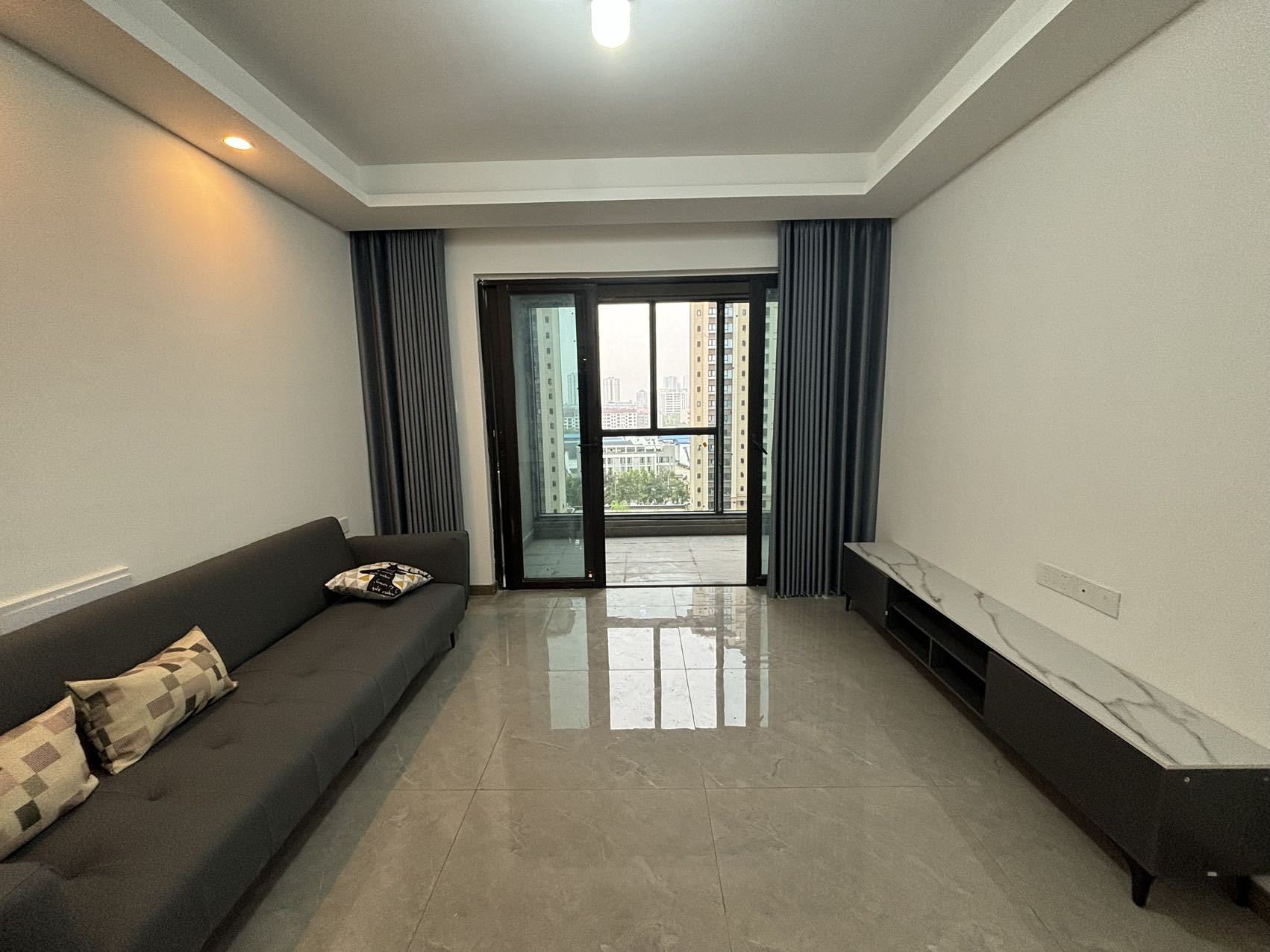 金科集美东方 3室2厅2卫 1700.0元/月 金科集美东方 3室2厅2卫 1700.0元/月室内图