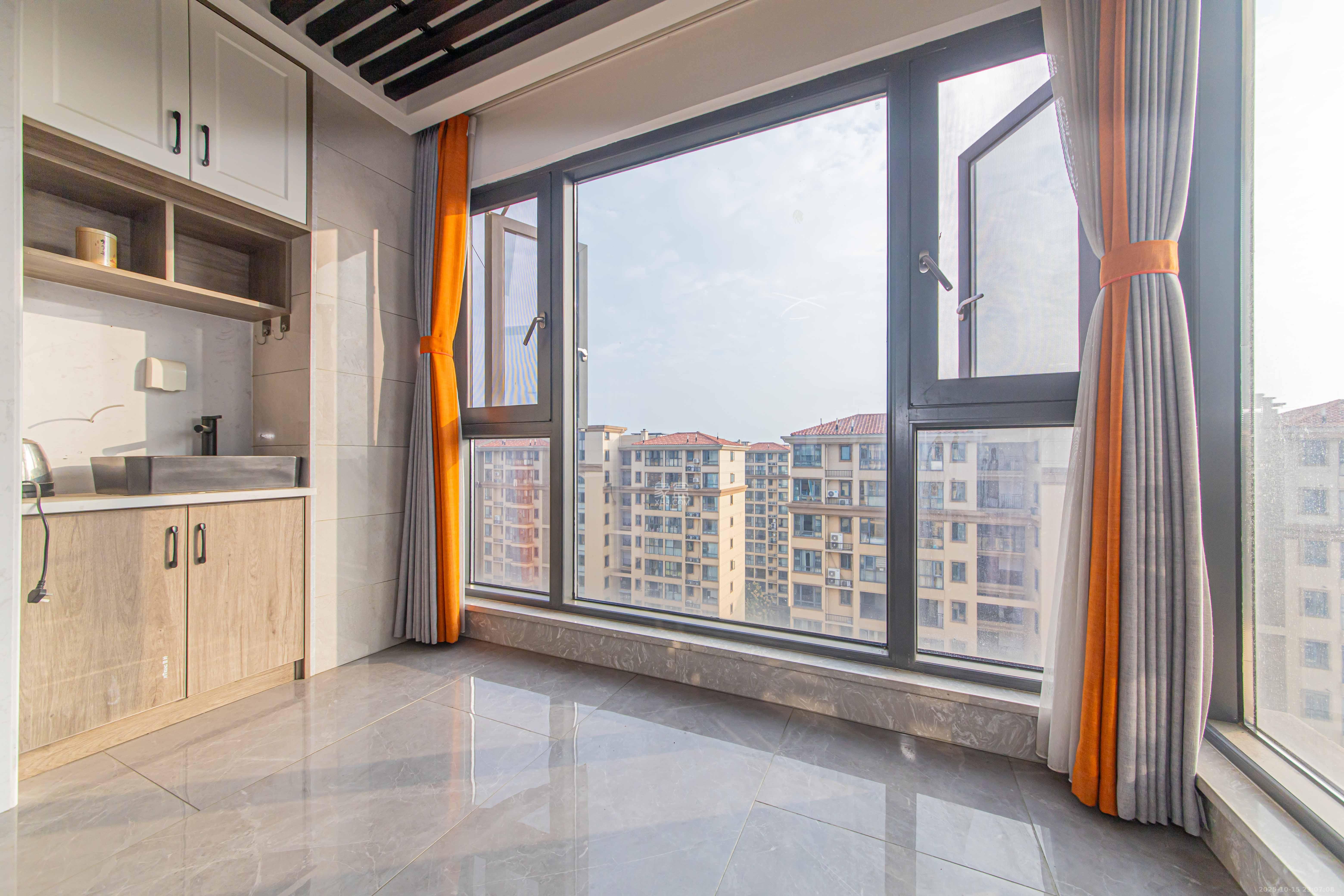 中建芙蓉嘉苑  4室2厅1卫    105.0万阳台