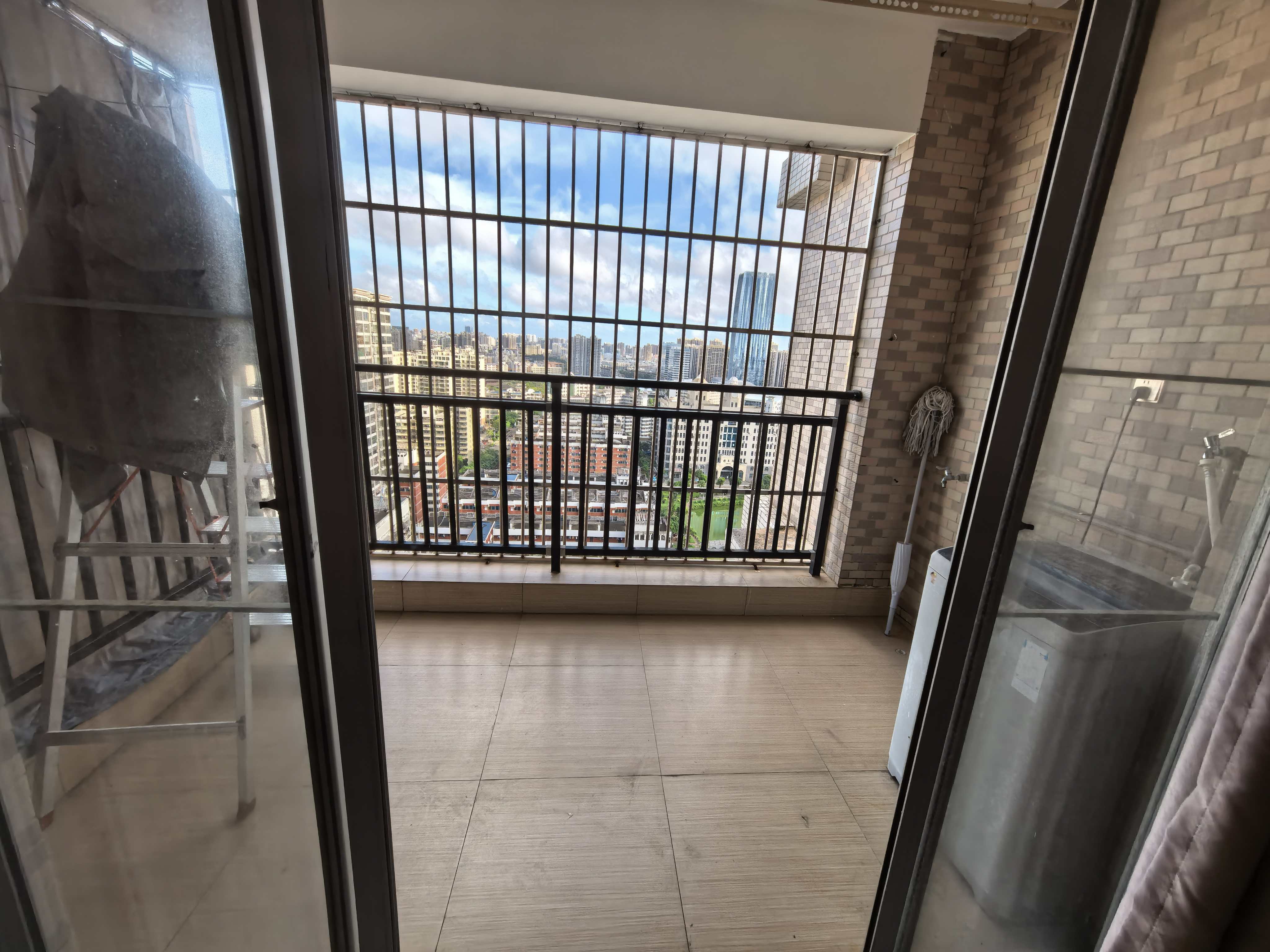 工商学院教工宿舍  3室2厅2卫    2380.0元/月室内图