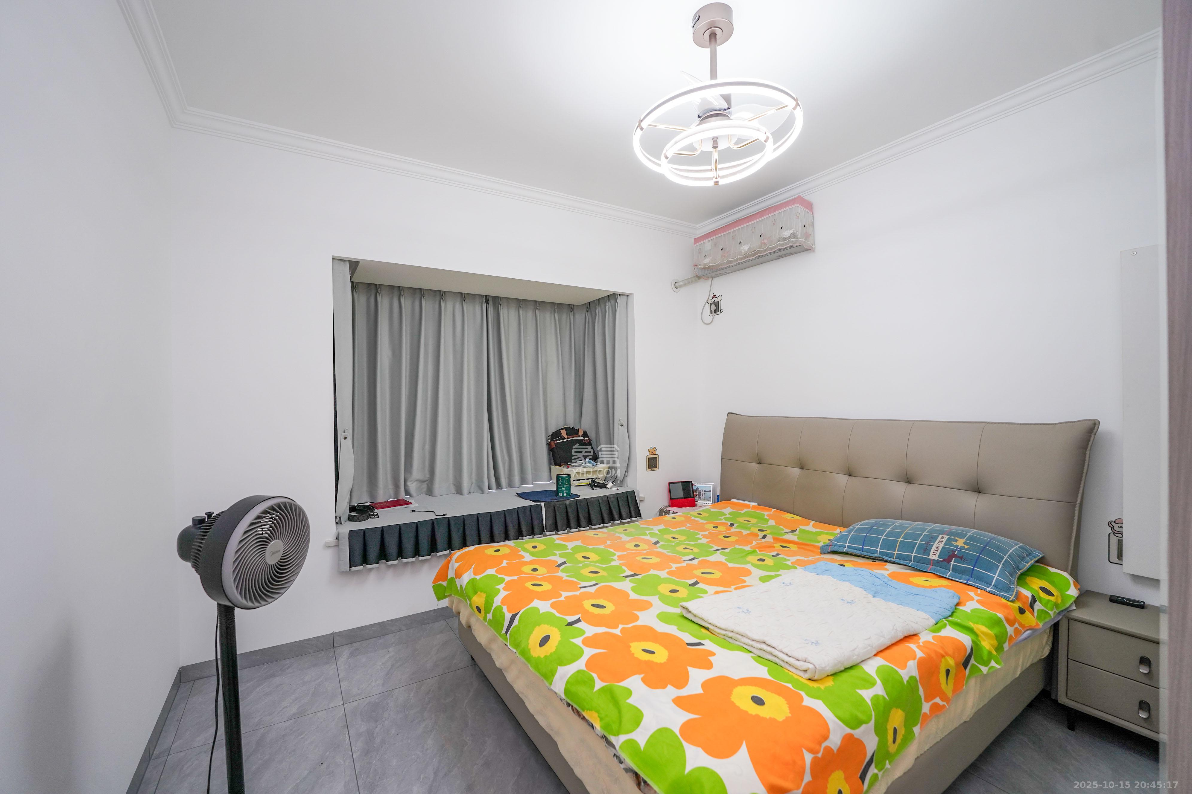 丽发新城  5室2厅2卫    145.0万卧室