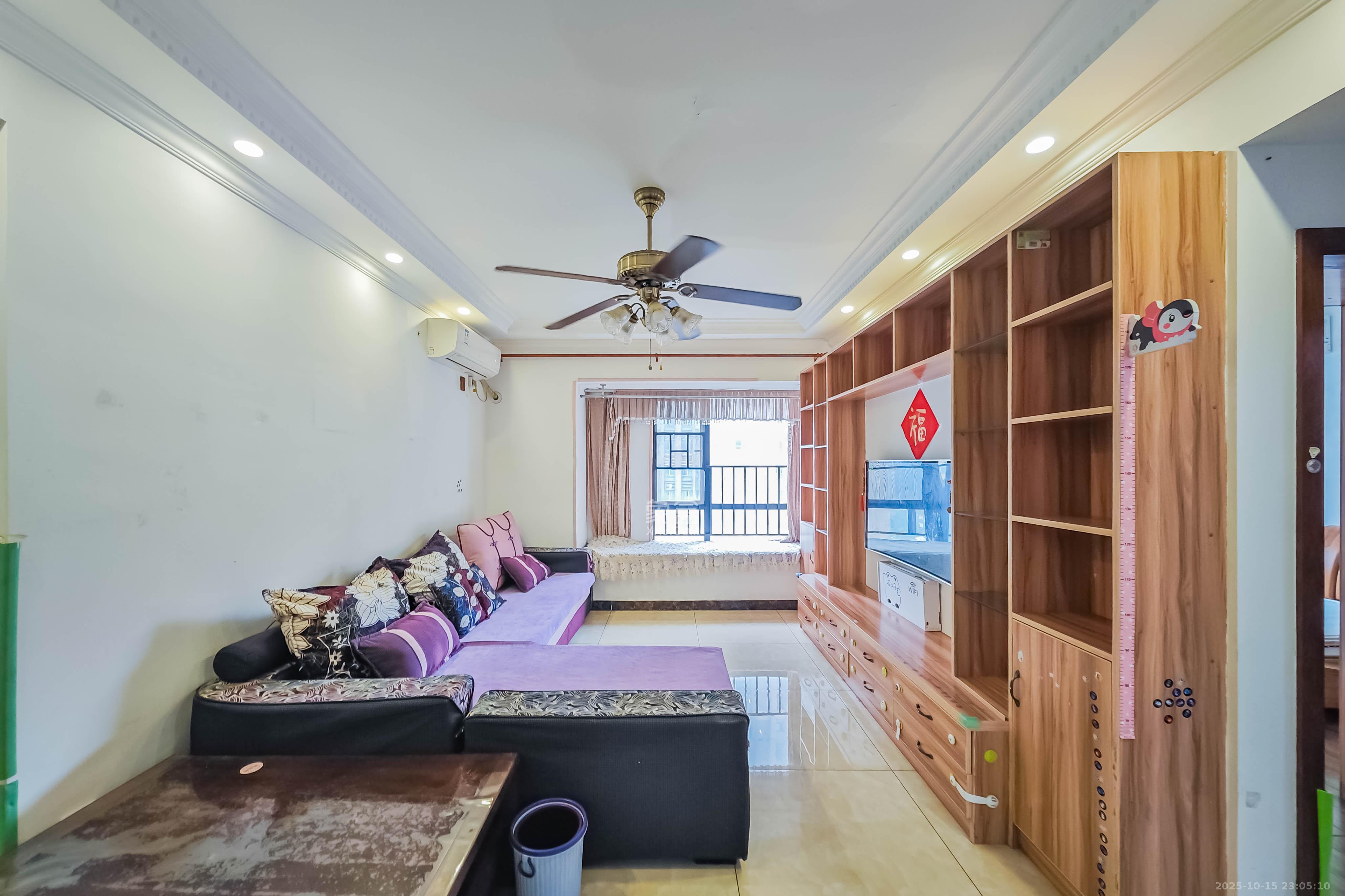 香樟兰亭(朗峰苑) 3室2厅1卫 91.5万 香樟兰亭(朗峰苑) 3室2厅1卫 91.5万客厅