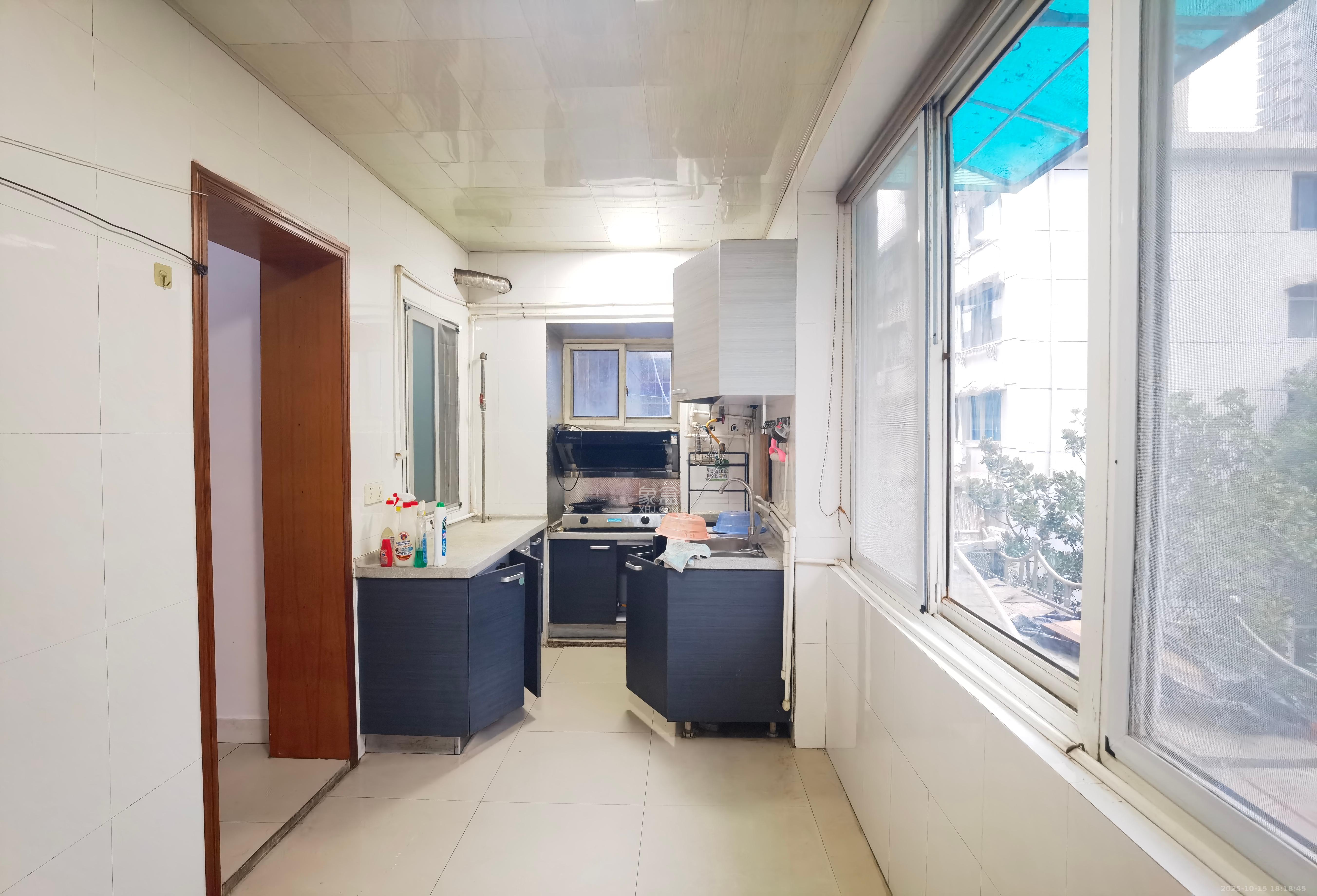 中国水电八局宿舍  3室2厅1卫    2100.0元/月 中国水电八局宿舍  3室2厅1卫    2100.0元/月室内图