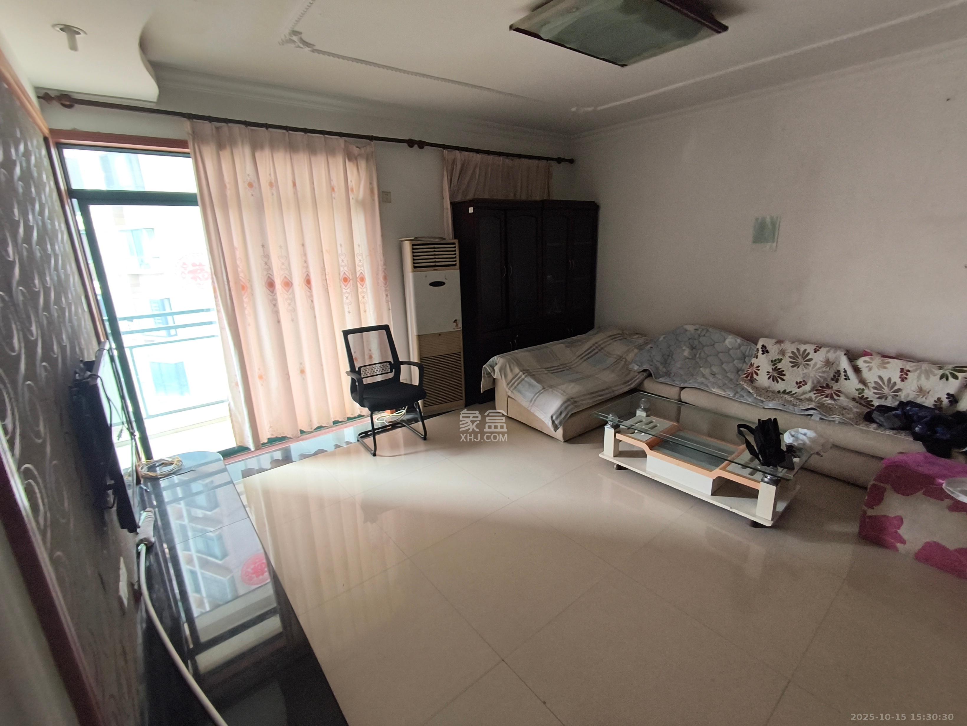 建鑫国际一期 1室2厅1卫 1500.0元/月 建鑫国际一期 1室2厅1卫 1500.0元/月室内图