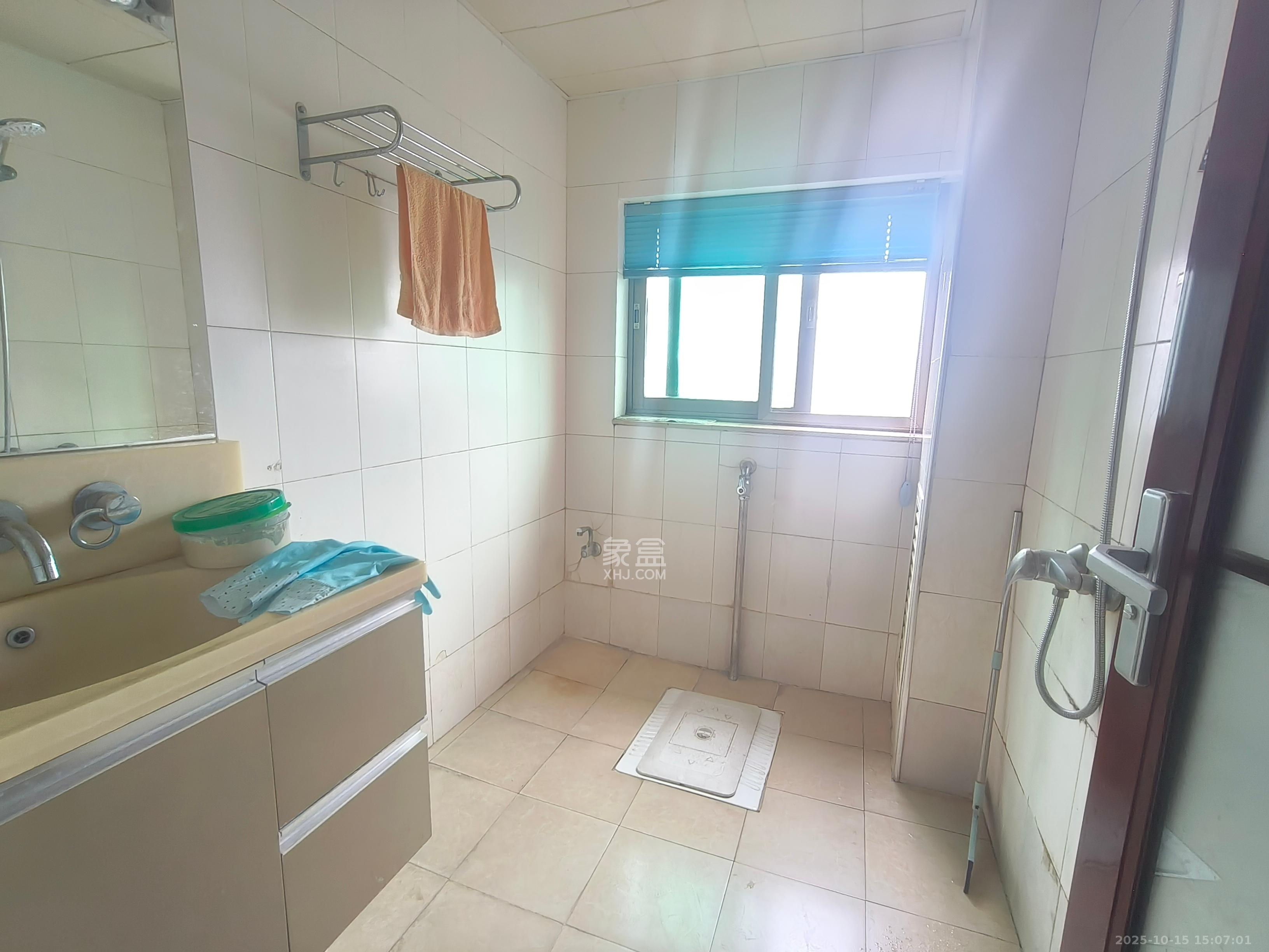 市一医院宿舍  3室2厅2卫    3800.0元/月 市一医院宿舍  3室2厅2卫    3800.0元/月室内图