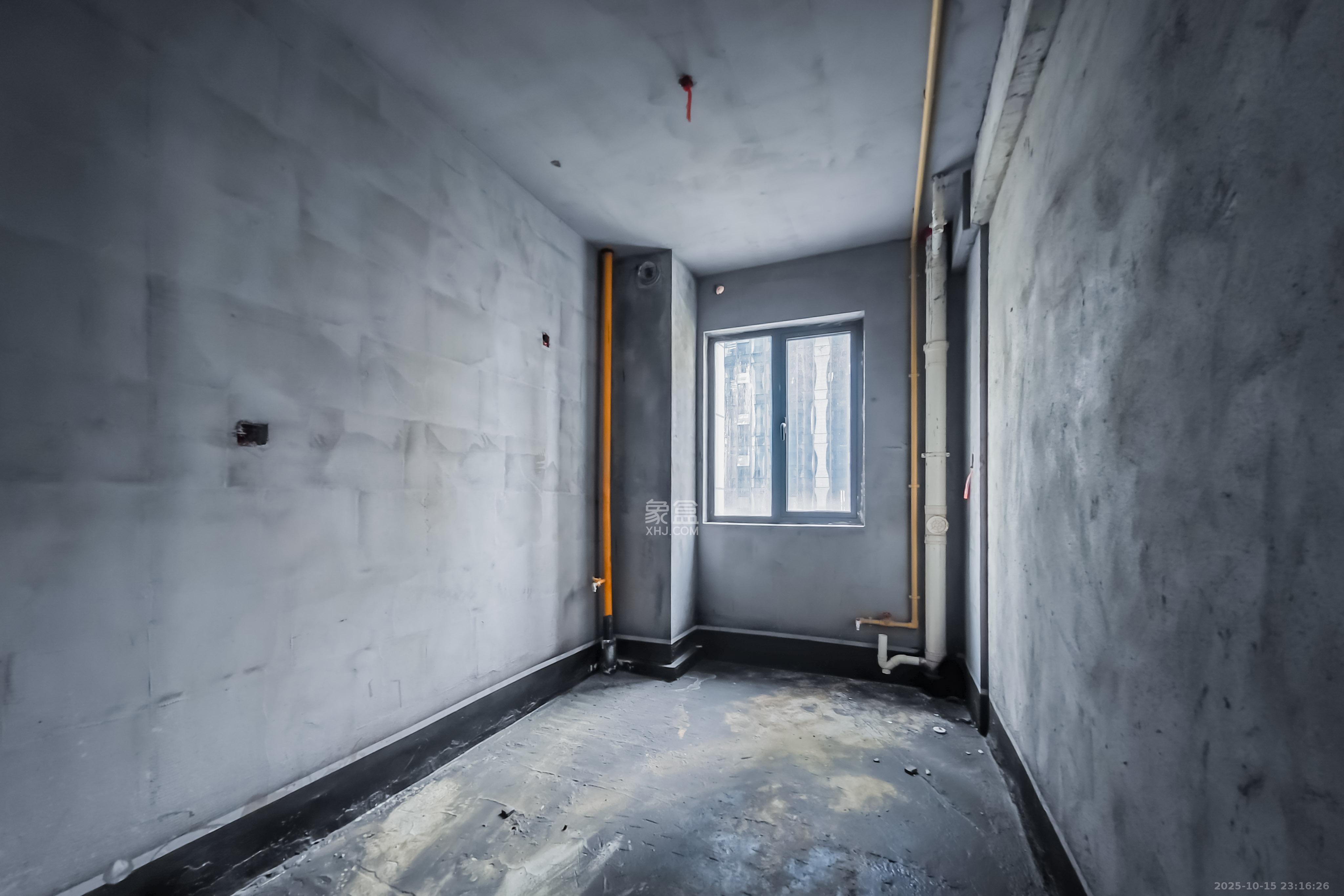 高峰璟麟府(高峰御园)  4室2厅2卫    170.0万其他