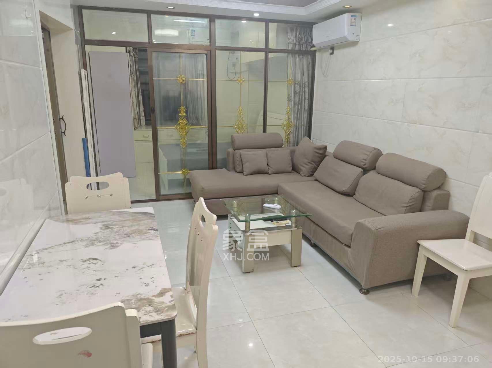 钱隆樽品(一、二、三期)  2室1厅1卫    1900.0元/月 钱隆樽品(一、二、三期)  2室1厅1卫    1900.0元/月