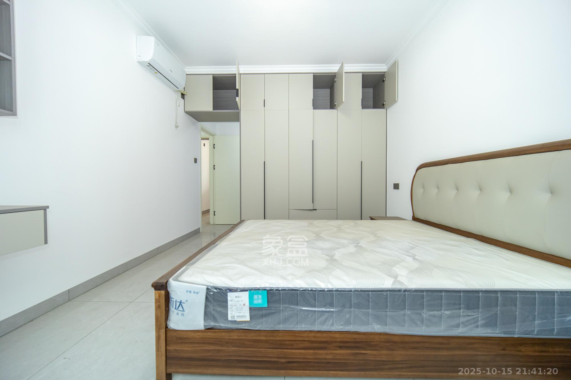 绿城美的明月江南  3室2厅1卫    108.0万卧室