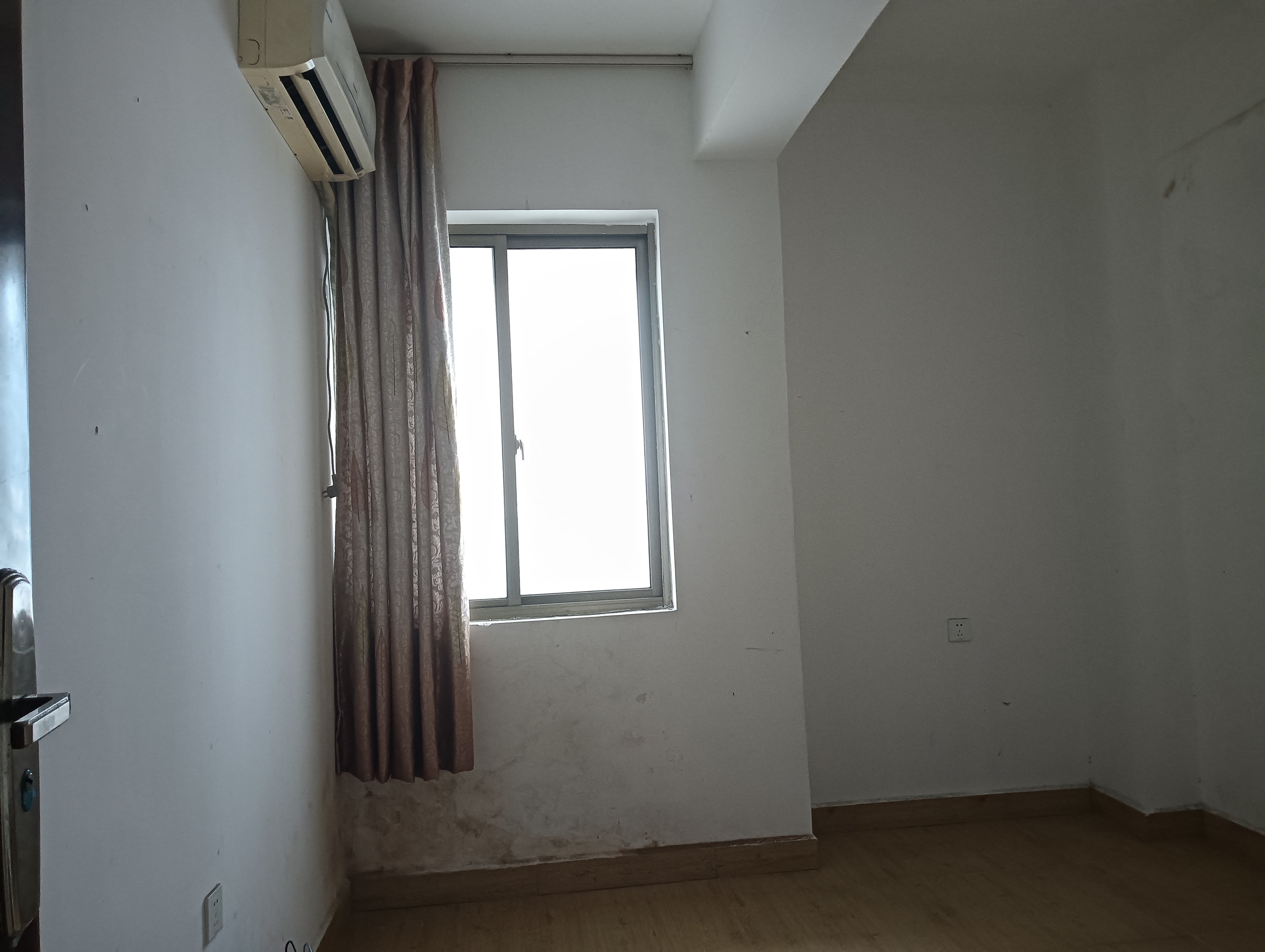 金融花园 4室2厅2卫 3000.0元/月 金融花园 4室2厅2卫 3000.0元/月室内图