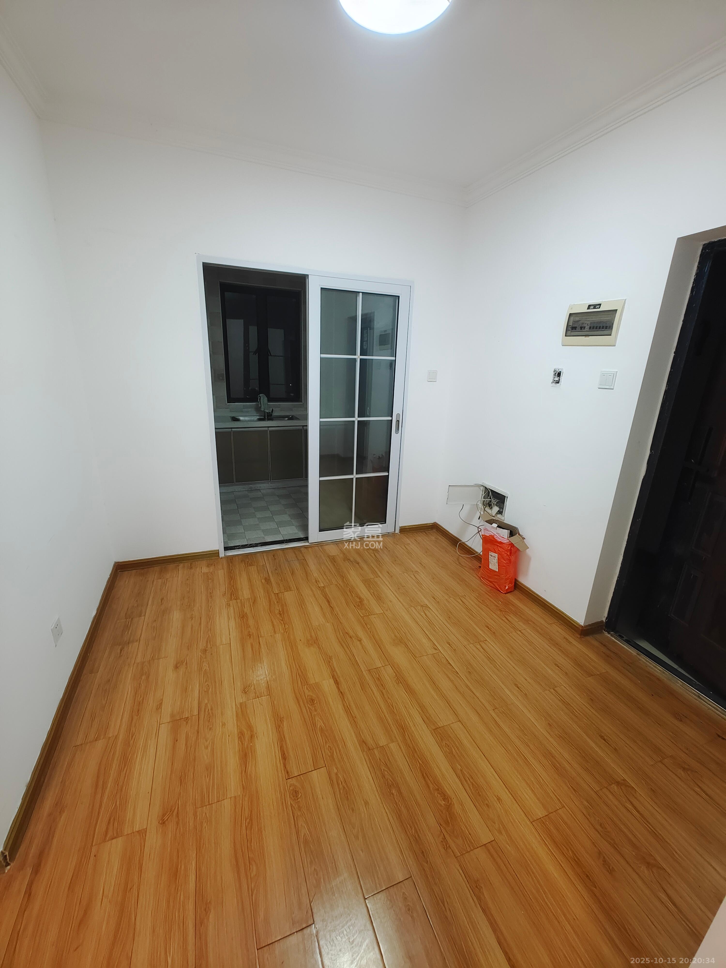 西城龙庭  3室2厅2卫    2700.0元/月室内图