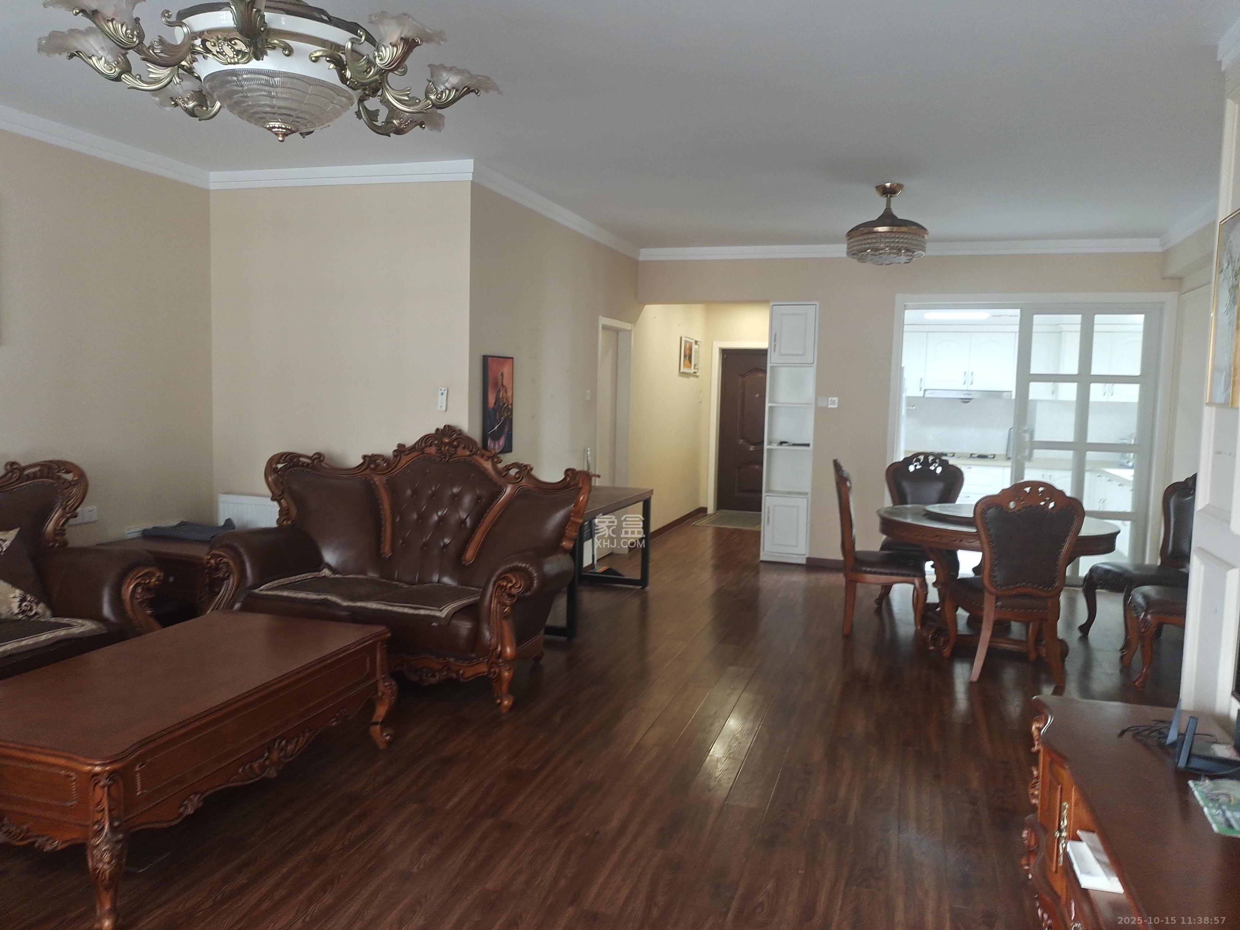 明城公寓  5室2厅2卫    3500.0元/月室内图