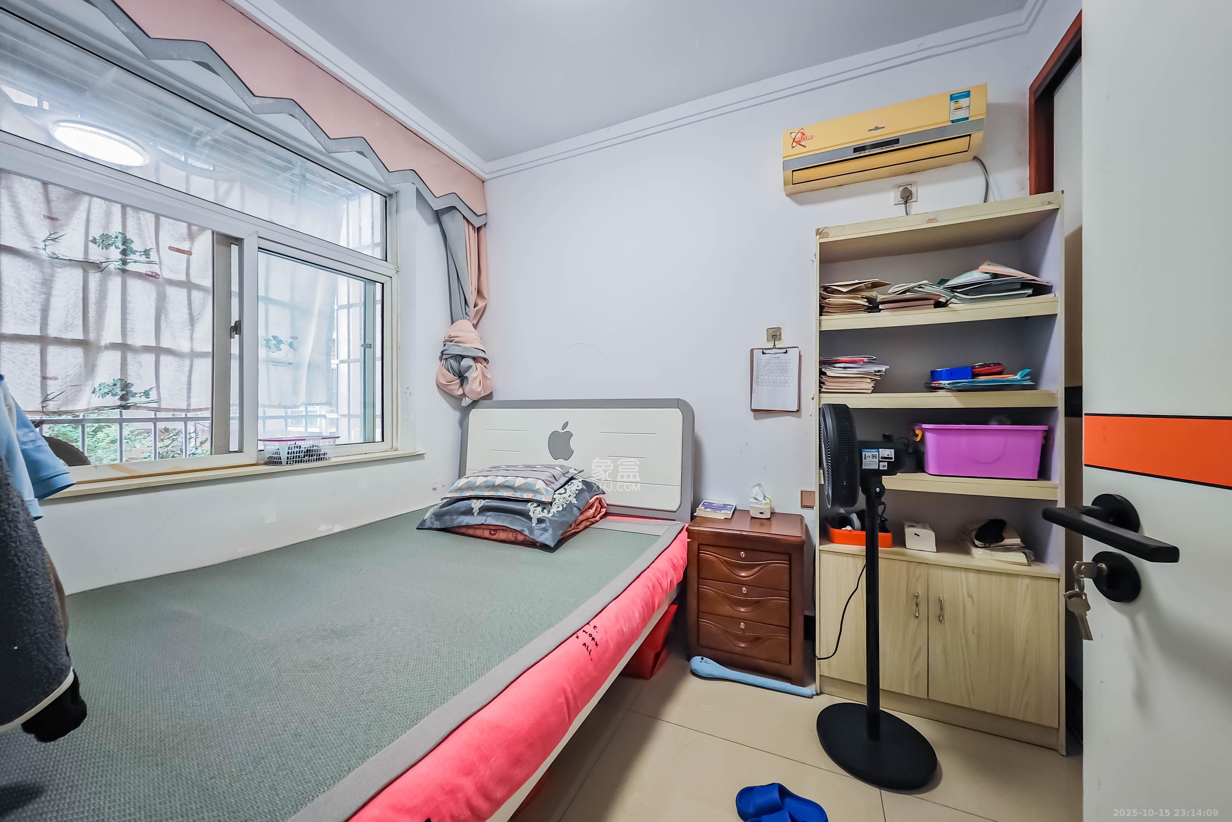 黎郡新宇康景园  2室2厅1卫    50.0万卧室