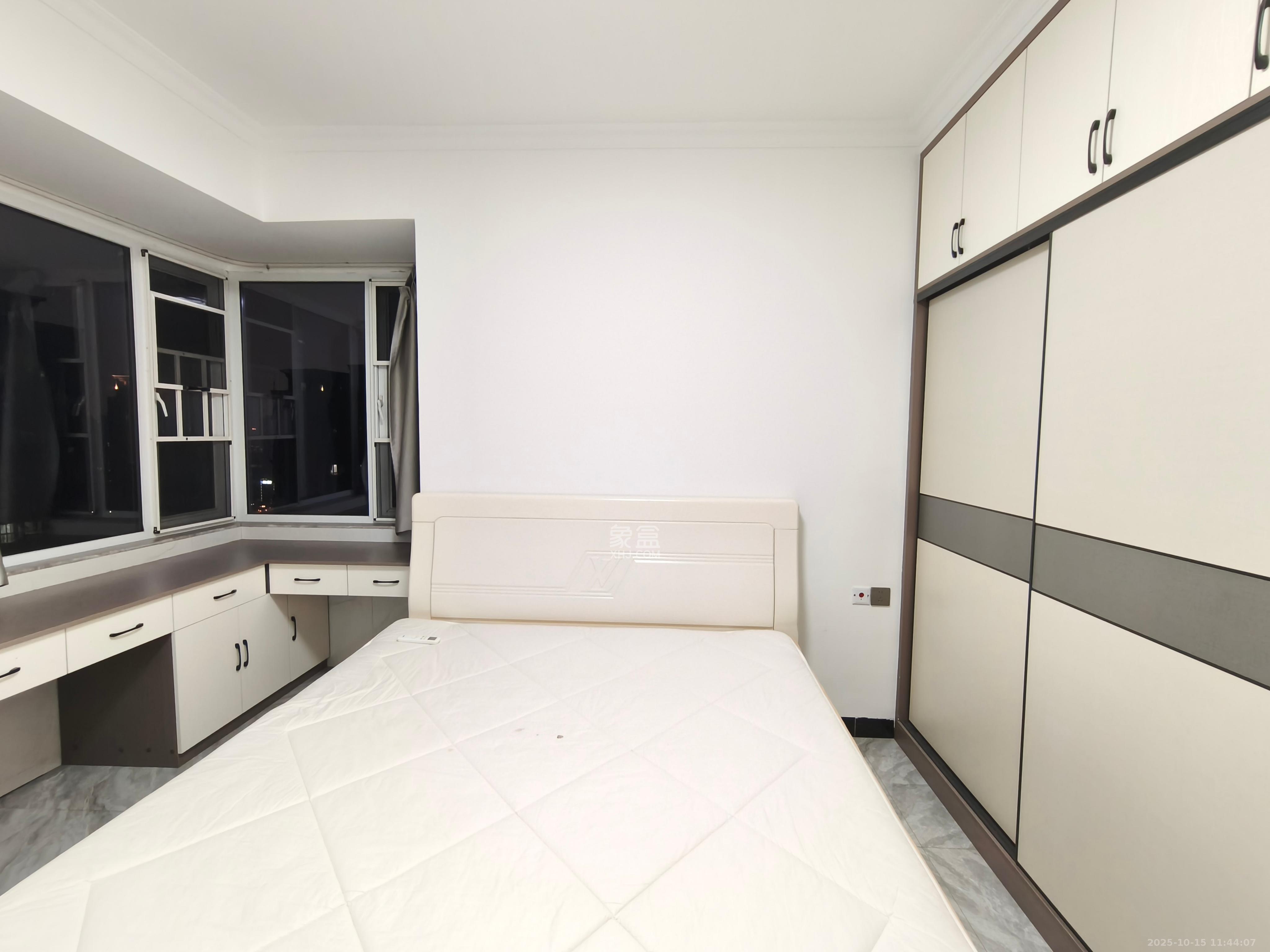 辉煌国际城二期 2室1厅1卫 2600.0元/月 辉煌国际城二期 2室1厅1卫 2600.0元/月室内图