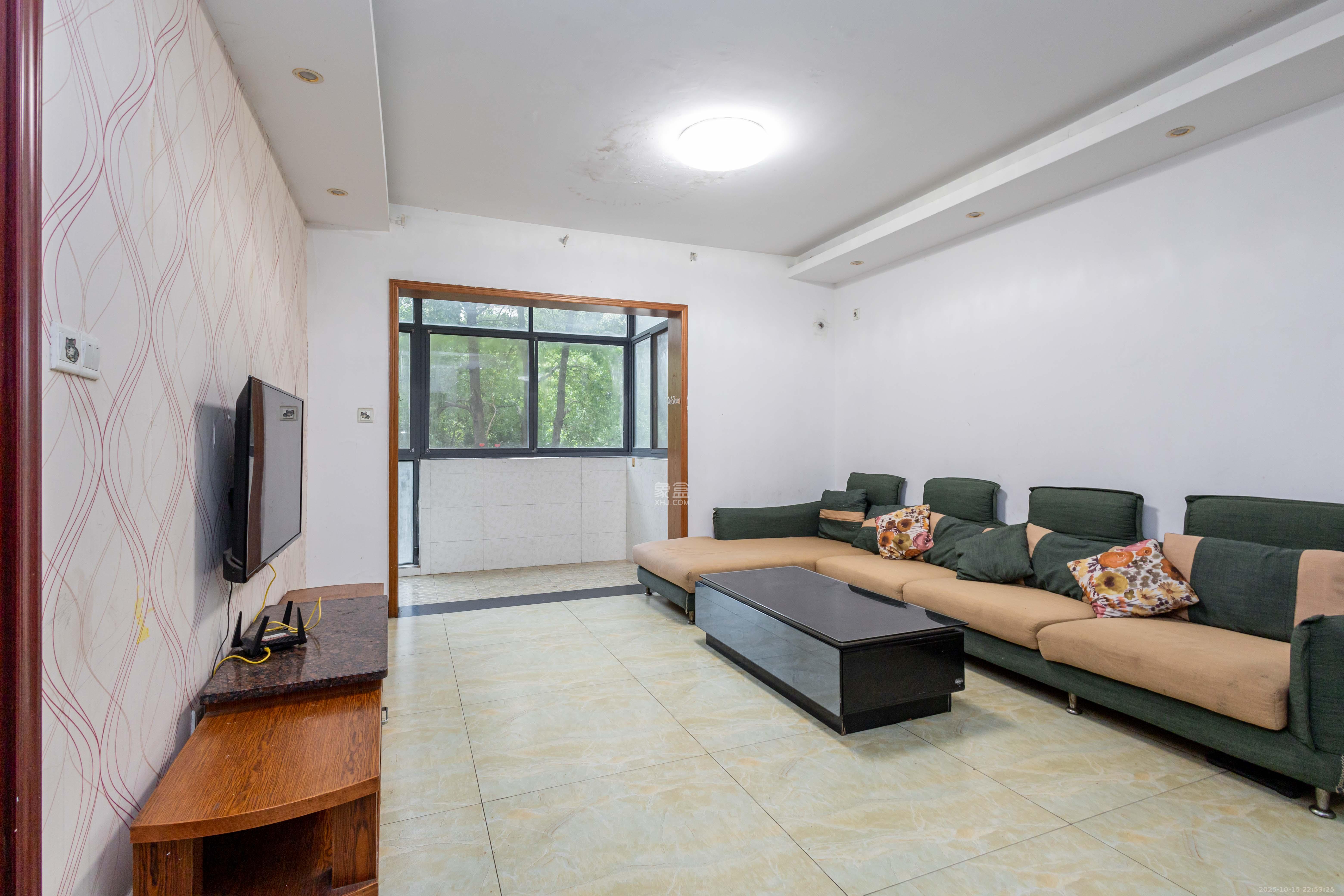 中国铁建国际城一期  3室2厅1卫    59.0万客厅