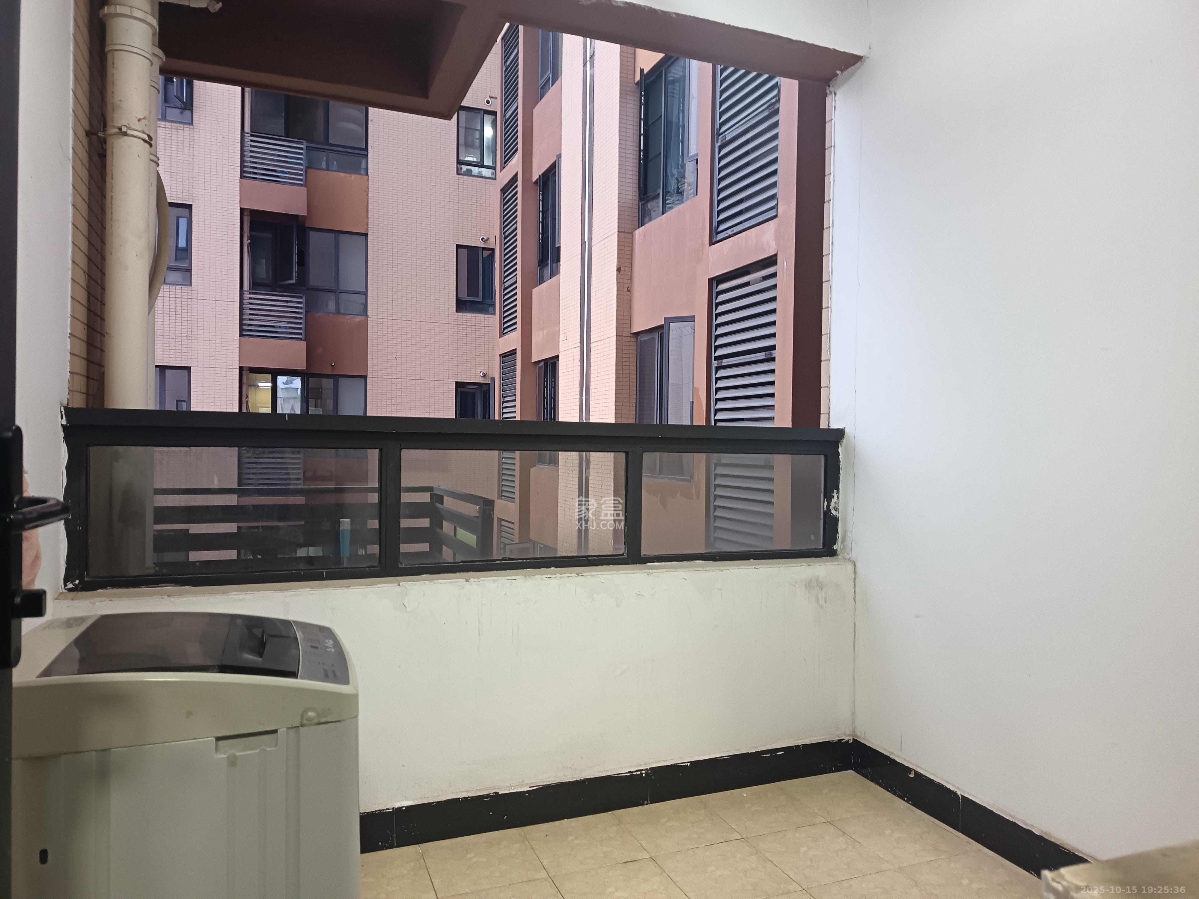 长房东云台  2室1厅1卫    2300.0元/月室内图