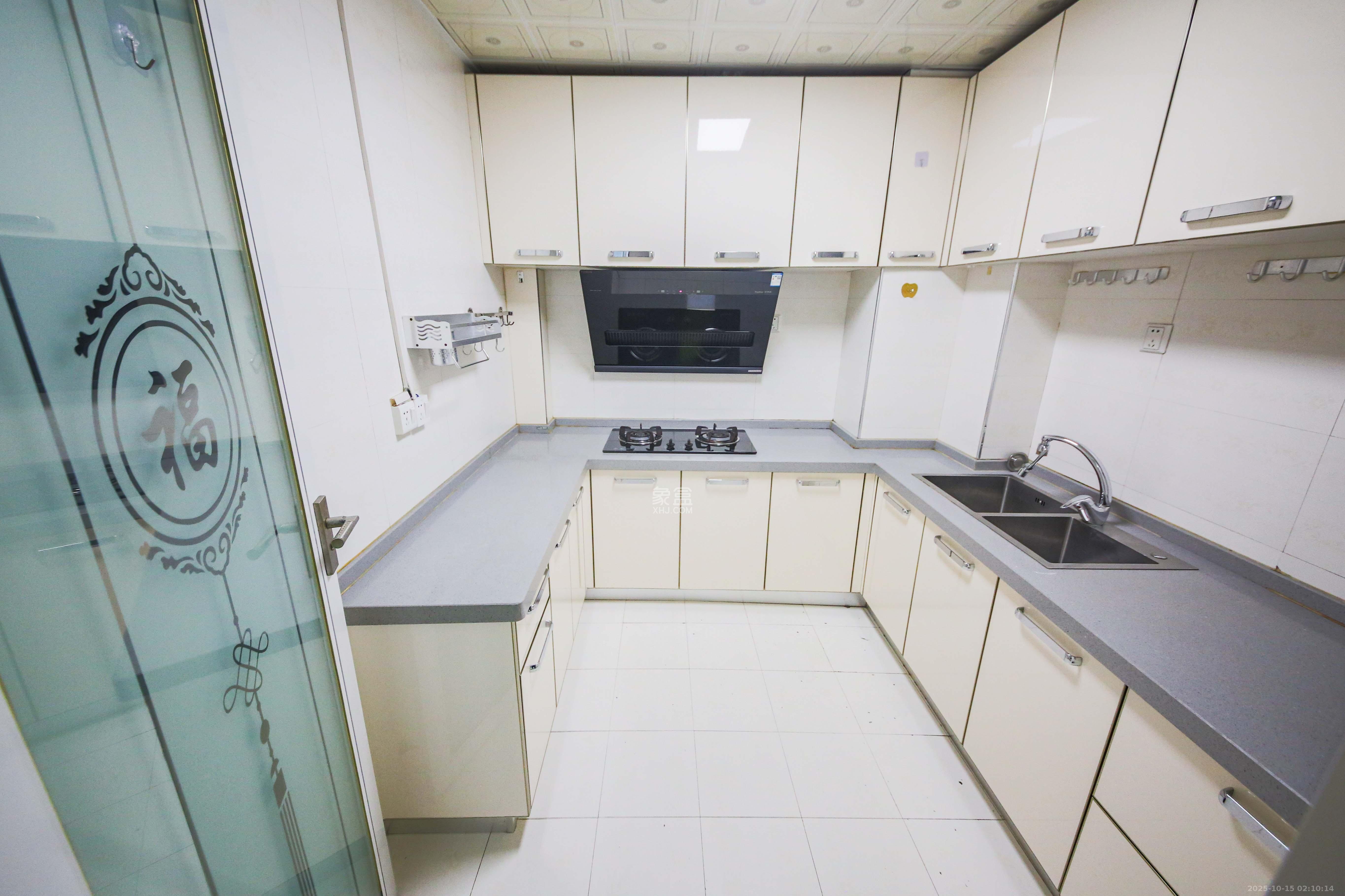 和庄  3室2厅1卫    78.0万 和庄  3室2厅1卫    78.0万厨房