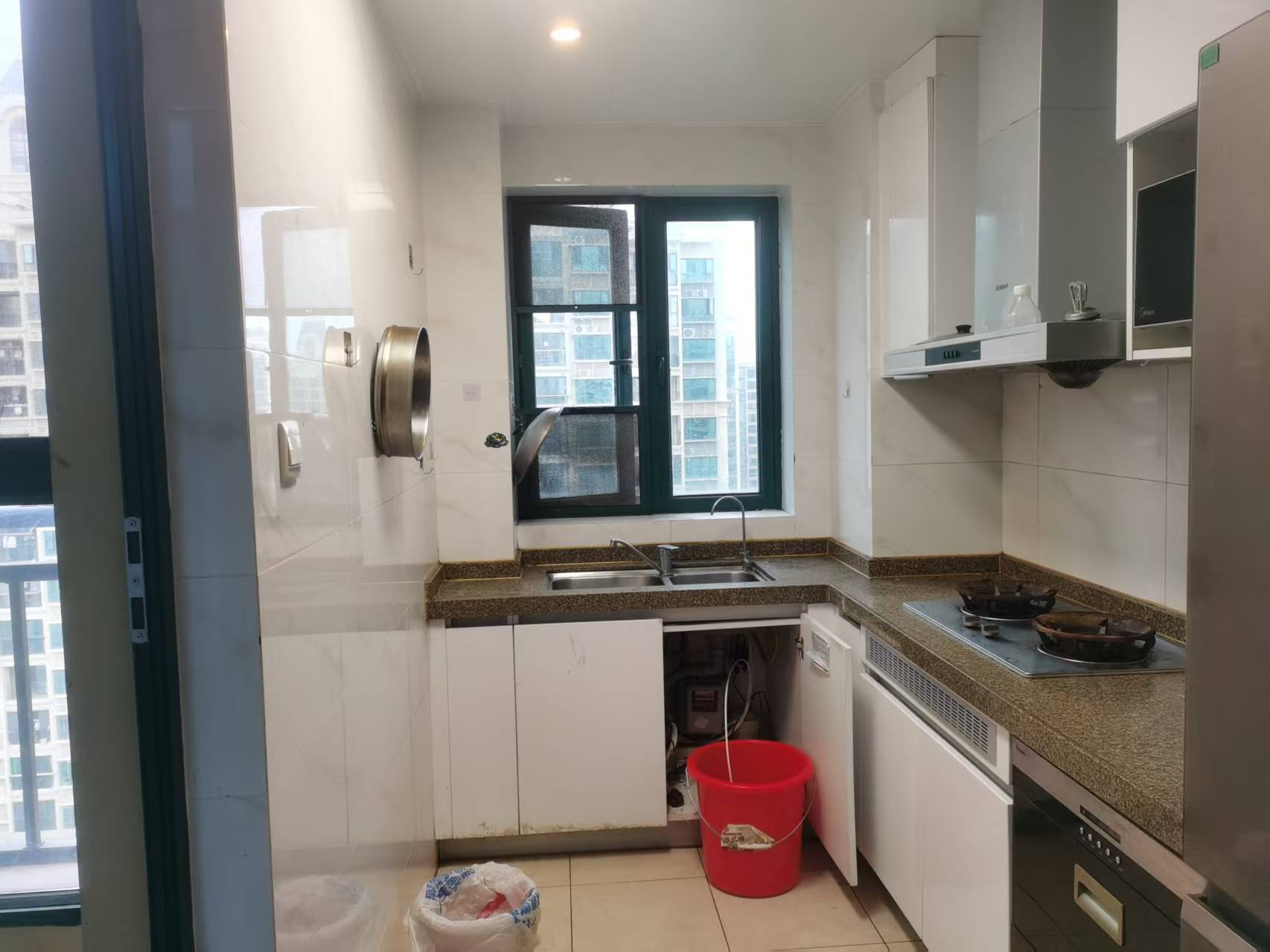 恒大绿洲 3室2厅1卫 1900.0元/月 恒大绿洲 3室2厅1卫 1900.0元/月室内图