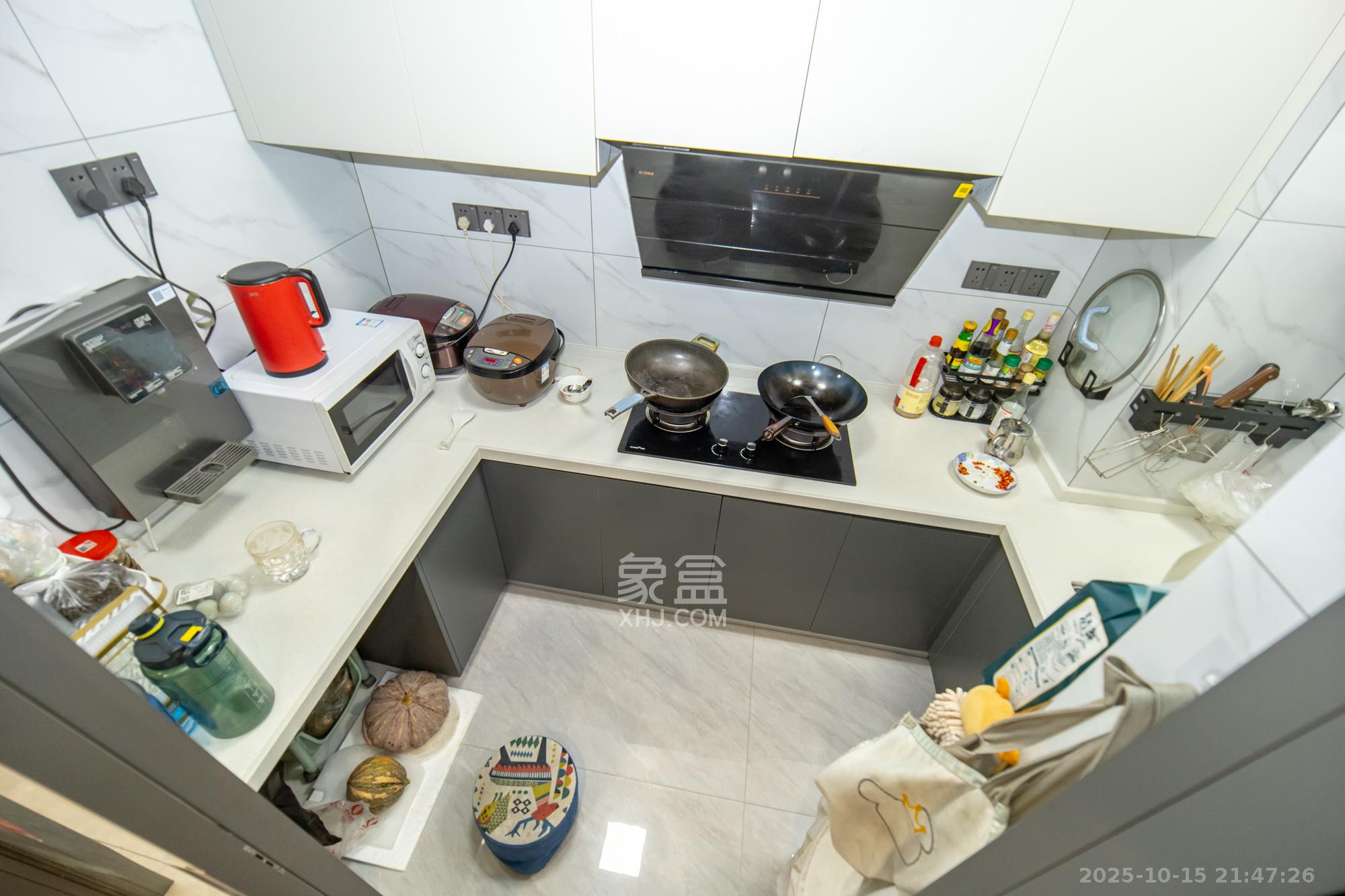 金辉优步星樾  3室2厅2卫    76.8万 金辉优步星樾  3室2厅2卫    76.8万厨房