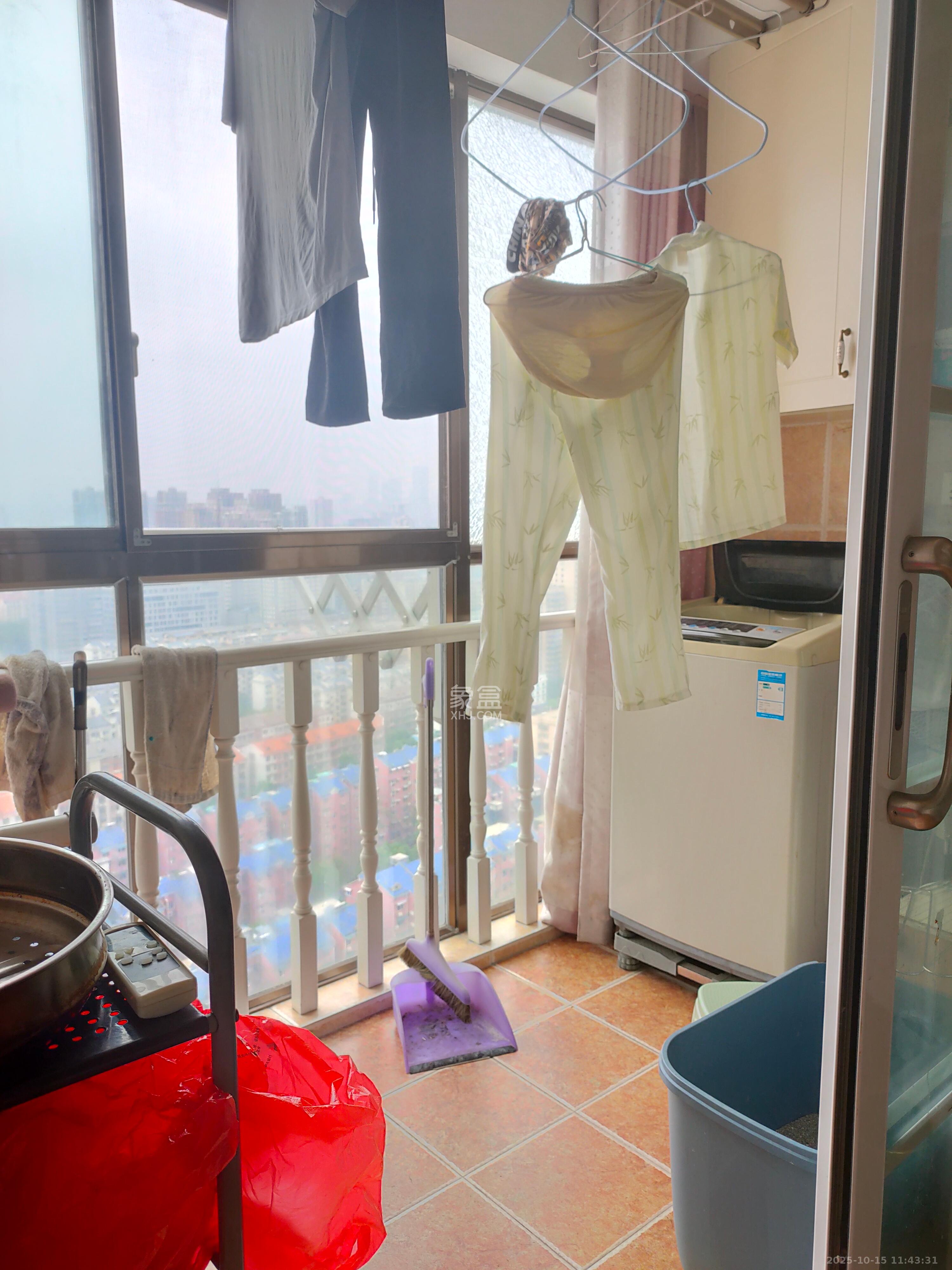 四方水岸(世方水岸)  1室2厅1卫    2600.0元/月室内图