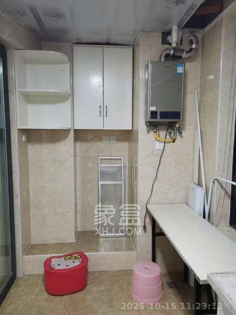 山水湾  1室1厅1卫    1400.0元/月室内图