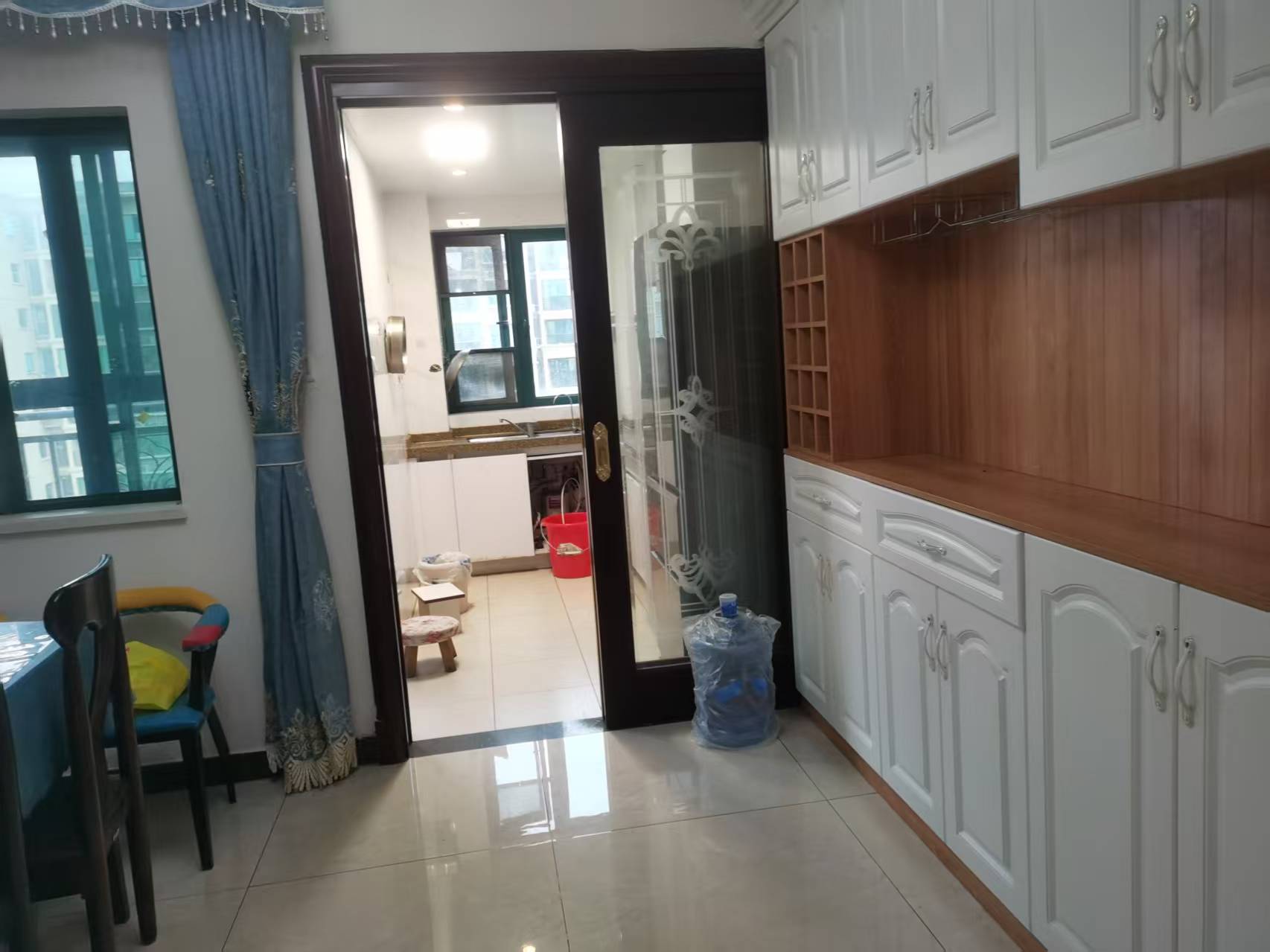 恒大绿洲  3室2厅1卫    1900.0元/月室内图