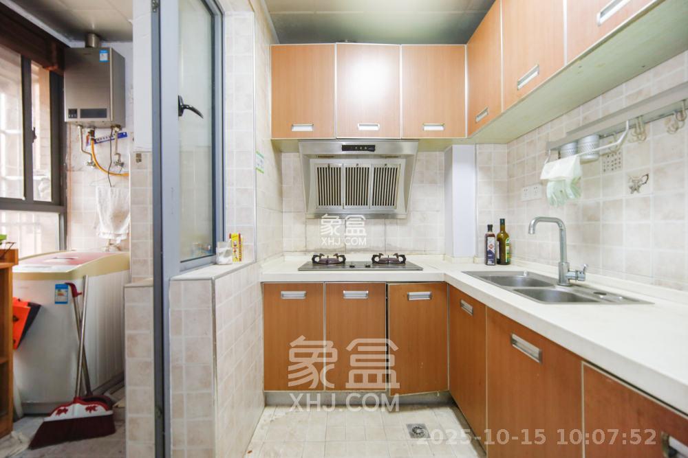 上海城小区  2室2厅1卫    1800.0元/月室内图