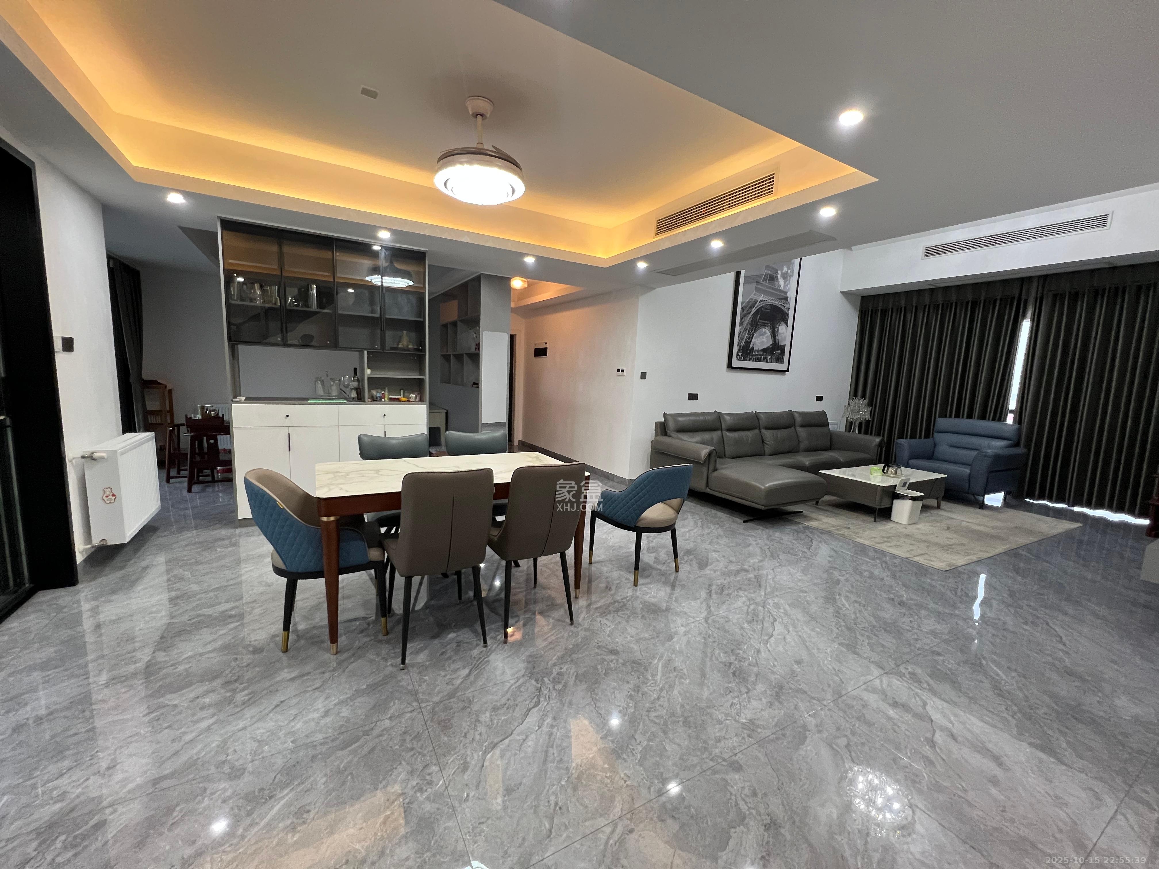 沃家苑  4室2厅1卫    118.0万 沃家苑  4室2厅1卫    118.0万客厅