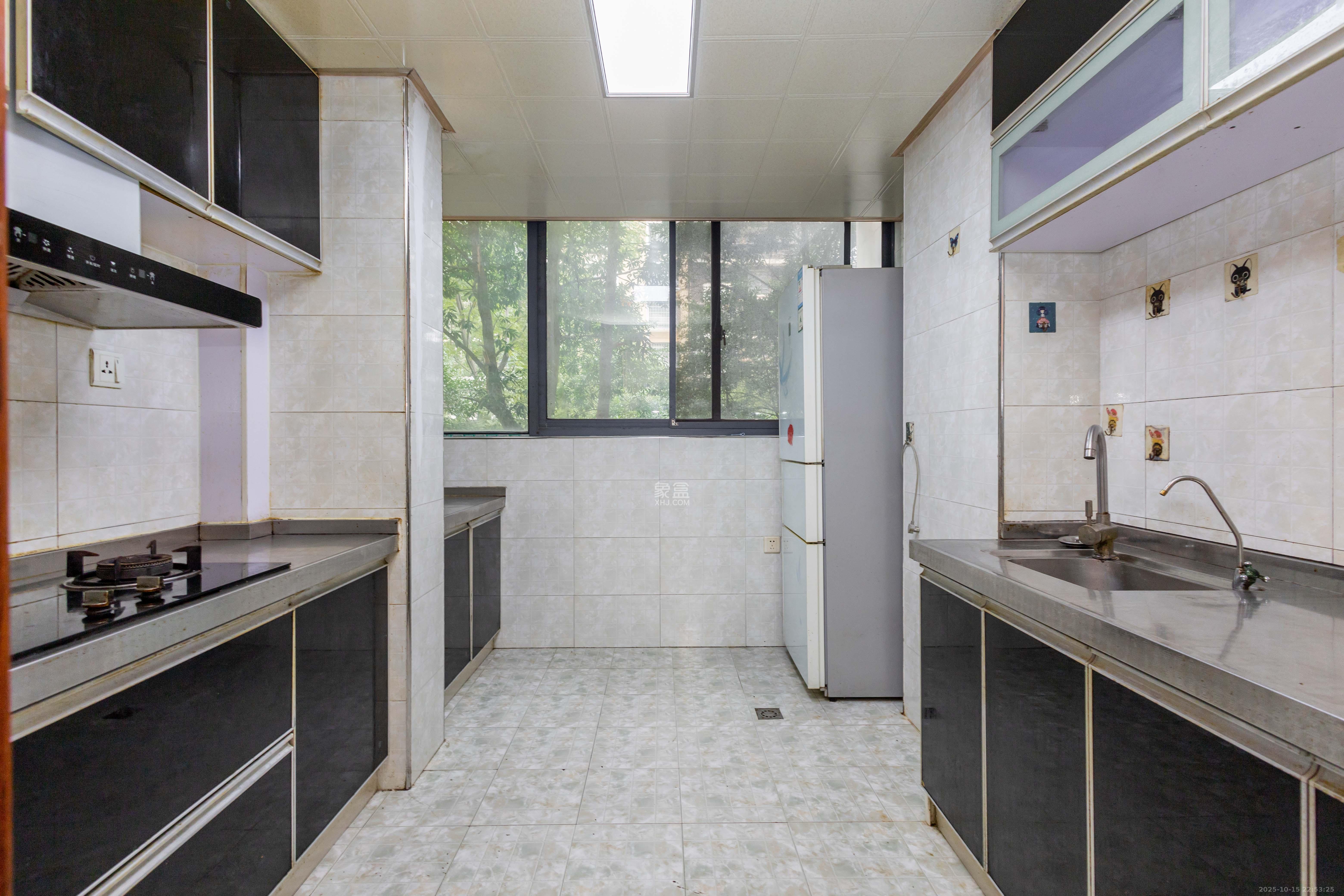 中国铁建国际城一期  3室2厅1卫    59.0万 中国铁建国际城一期  3室2厅1卫    59.0万厨房