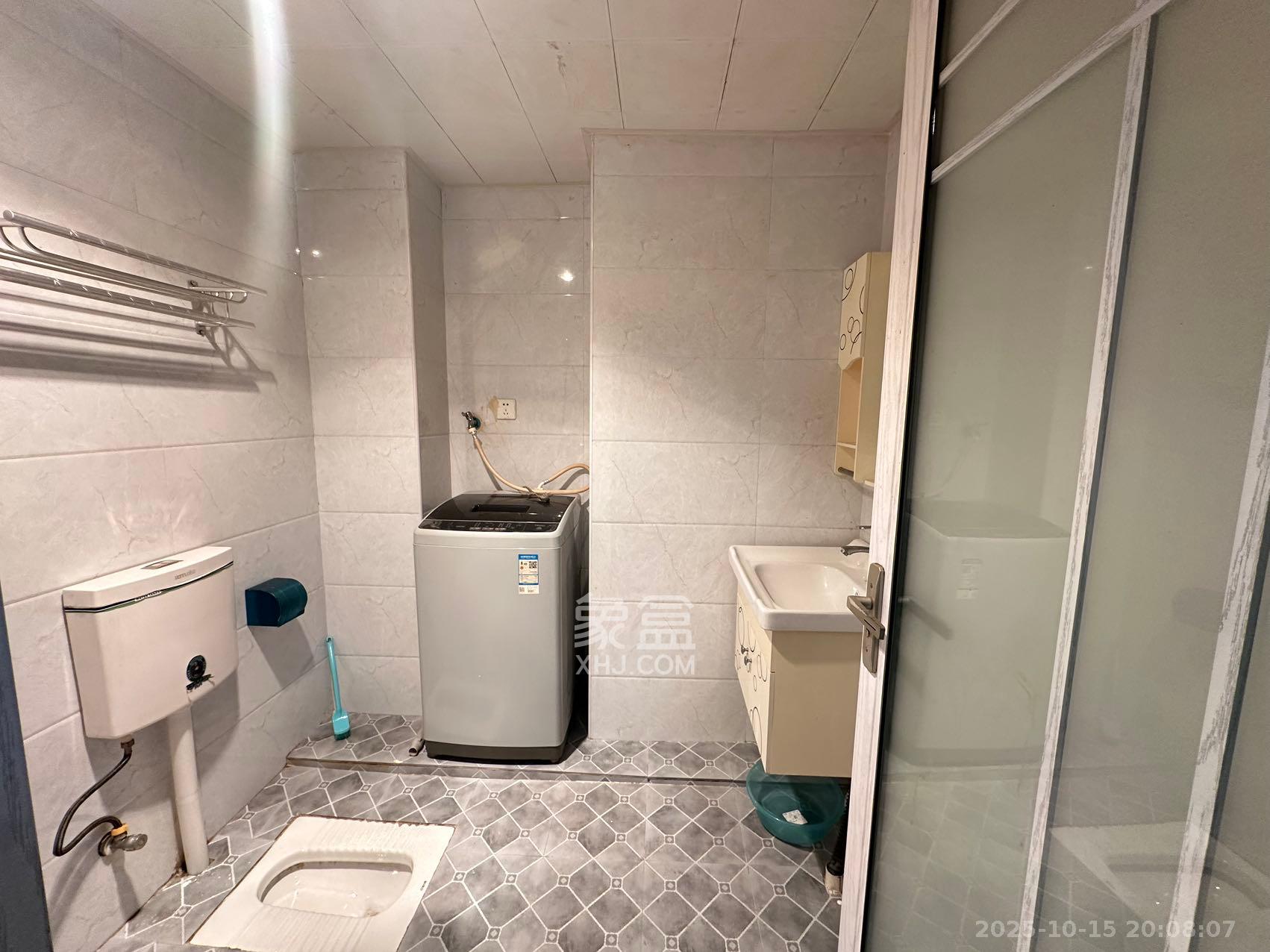 新兴企业中心  1室1厅1卫    1200.0元/月室内图