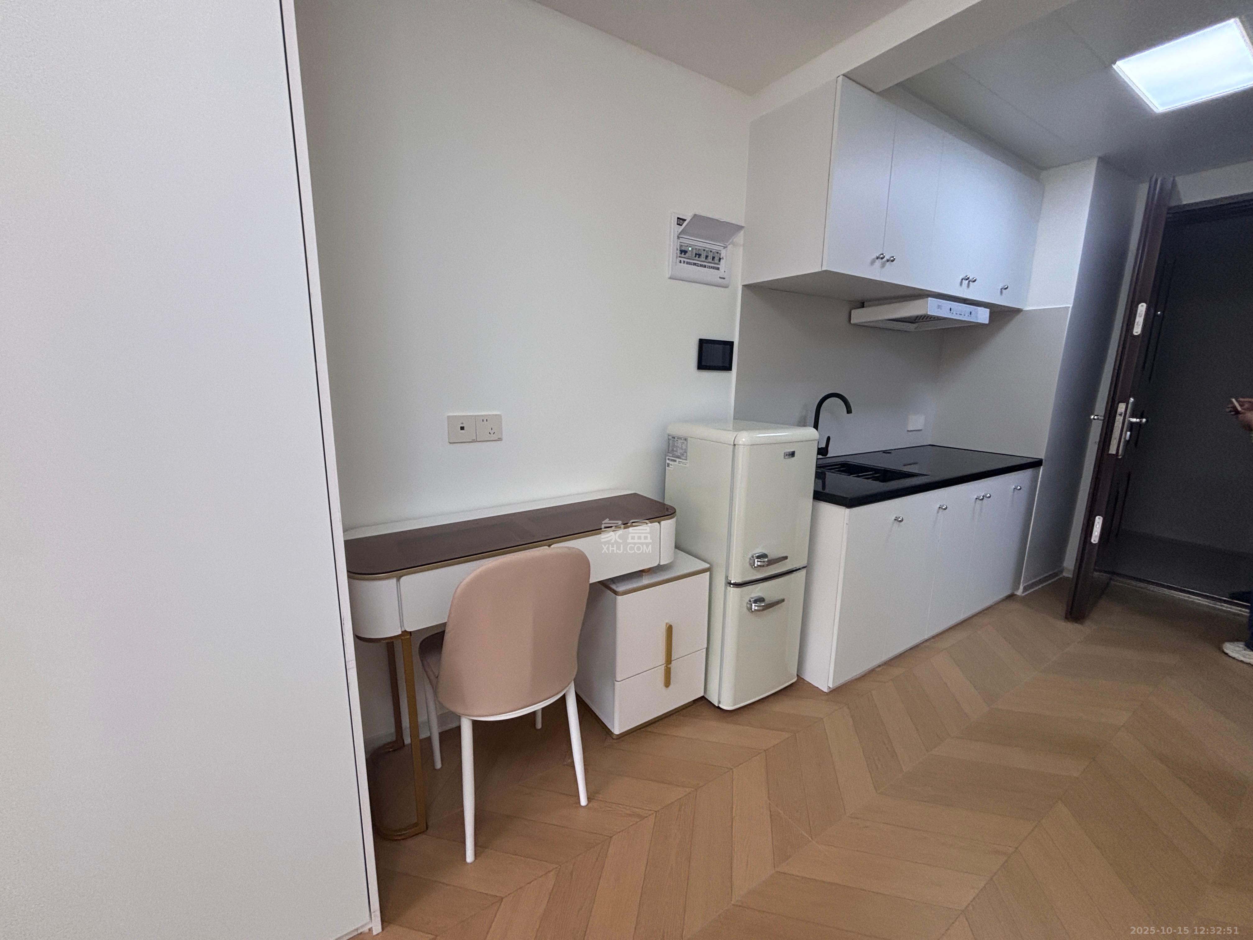 中海珑悦府 1室1厅1卫 1300.0元/月 中海珑悦府 1室1厅1卫 1300.0元/月室内图