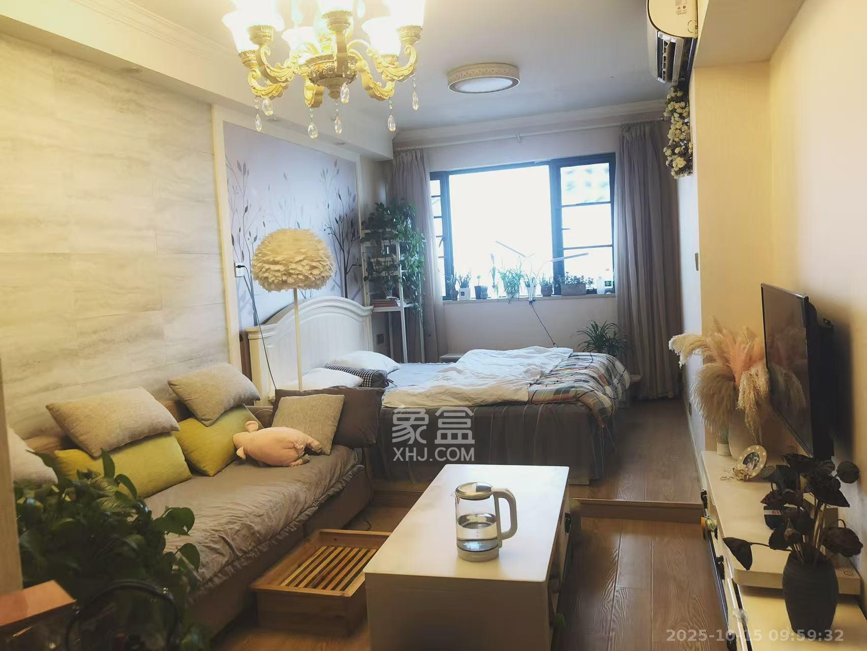 长房半岛蓝湾（观山月）  1室1厅1卫    1400.0元/月