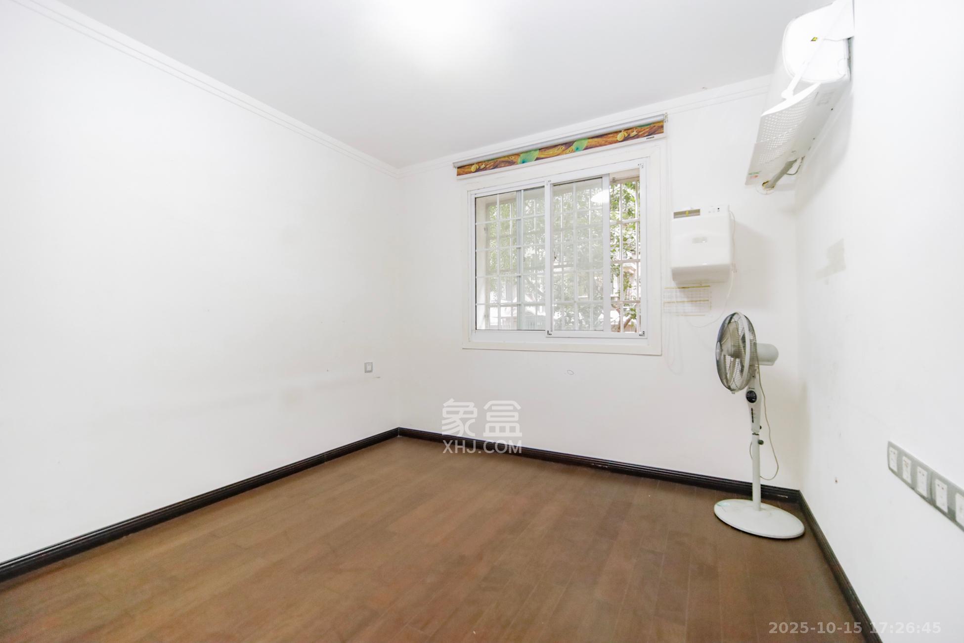 融城花苑  3室2厅1卫    68.0万卧室