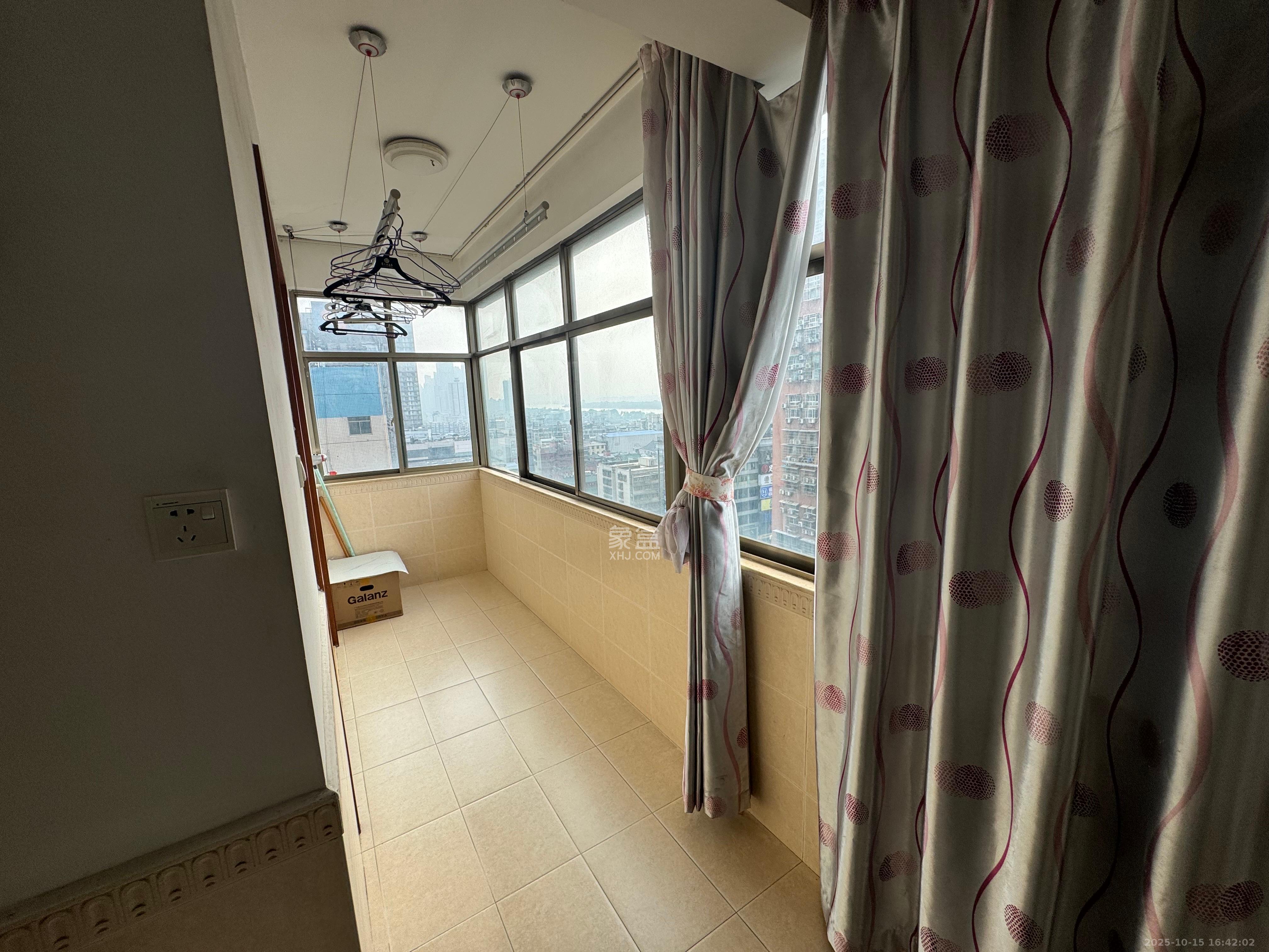 王府井公寓(福源公寓)  3室2厅2卫    4500.0元/月 王府井公寓(福源公寓)  3室2厅2卫    4500.0元/月室内图