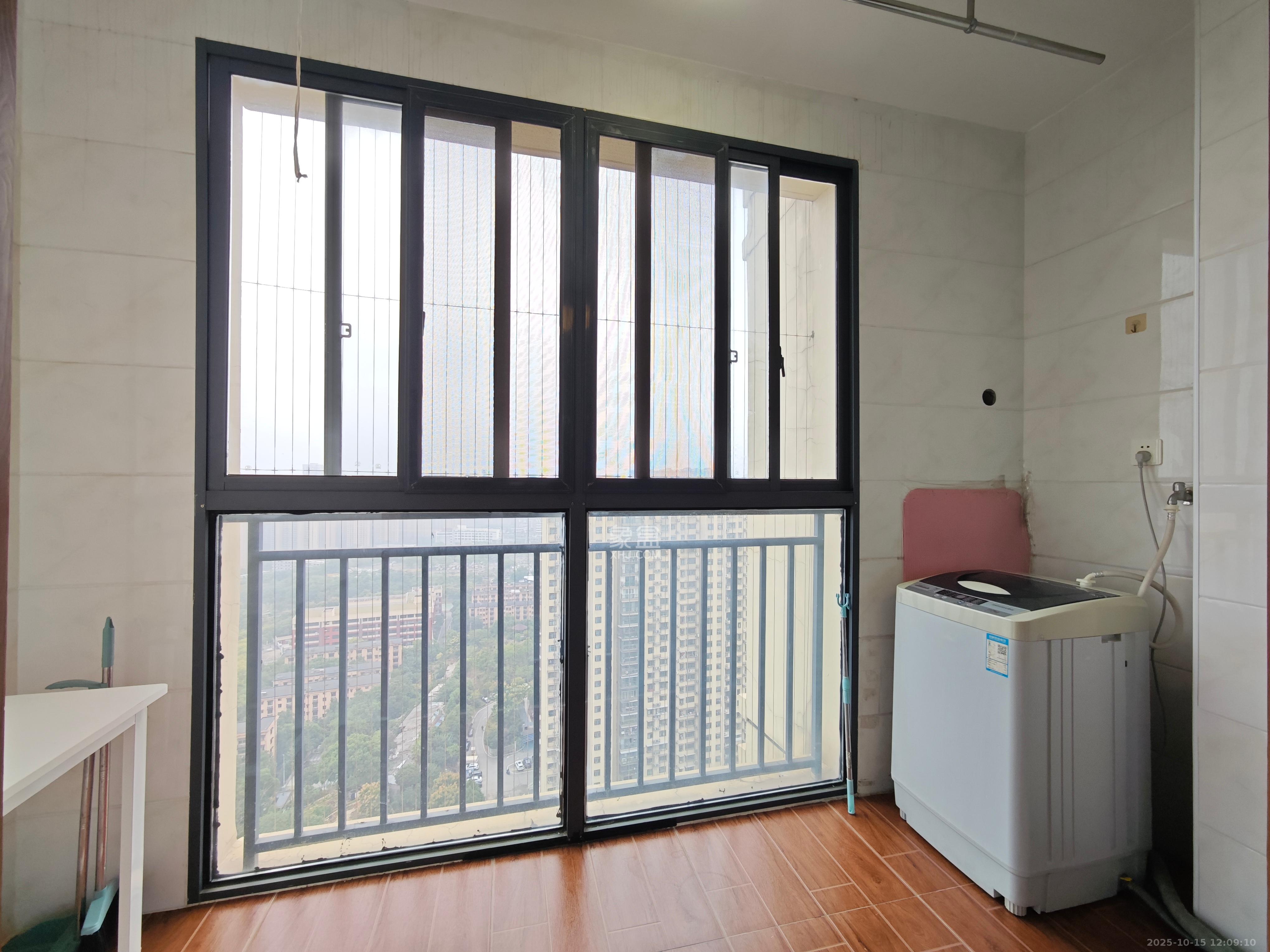 蓝光幸福满庭 2室2厅1卫 2180.0元/月 蓝光幸福满庭 2室2厅1卫 2180.0元/月室内图