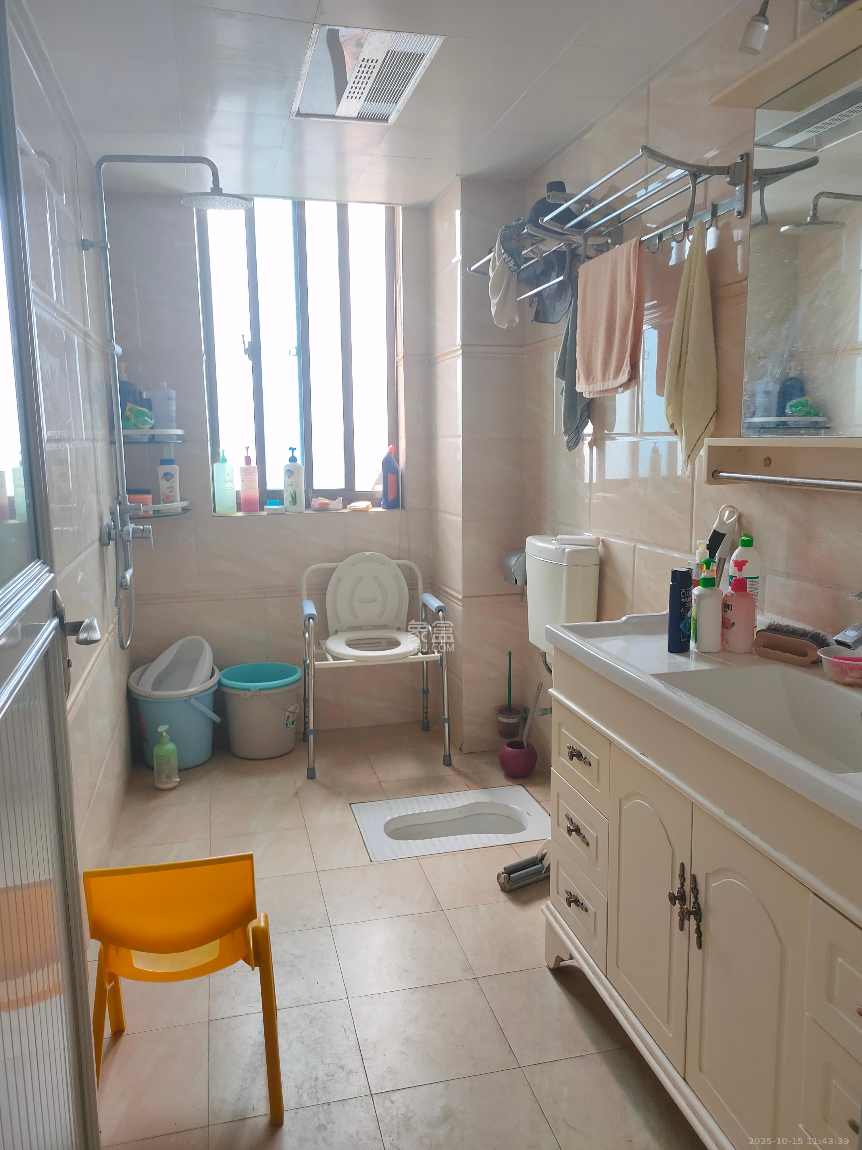 四方水岸(世方水岸) 1室2厅1卫 2600.0元/月 四方水岸(世方水岸) 1室2厅1卫 2600.0元/月室内图