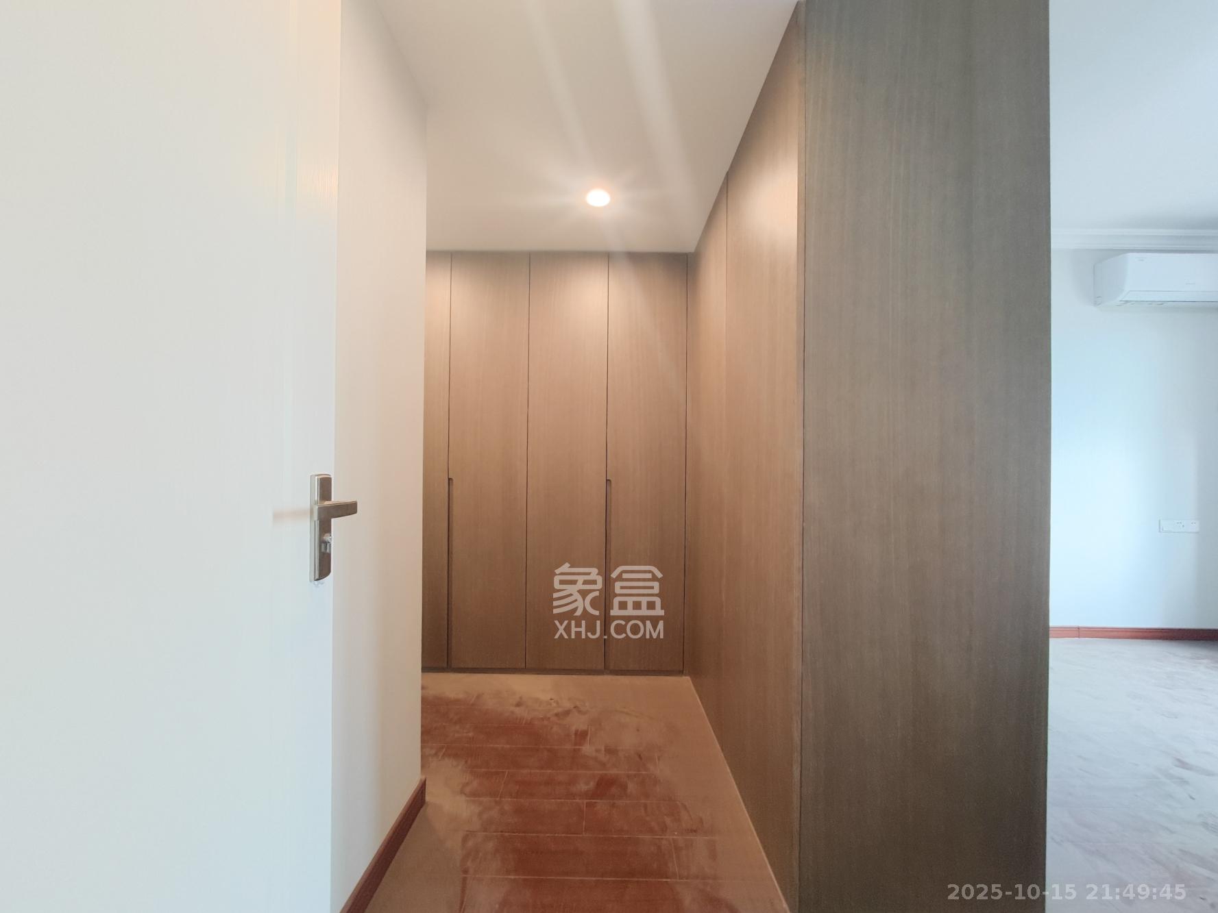 中海珑悦府  3室2厅2卫    135.0万其他