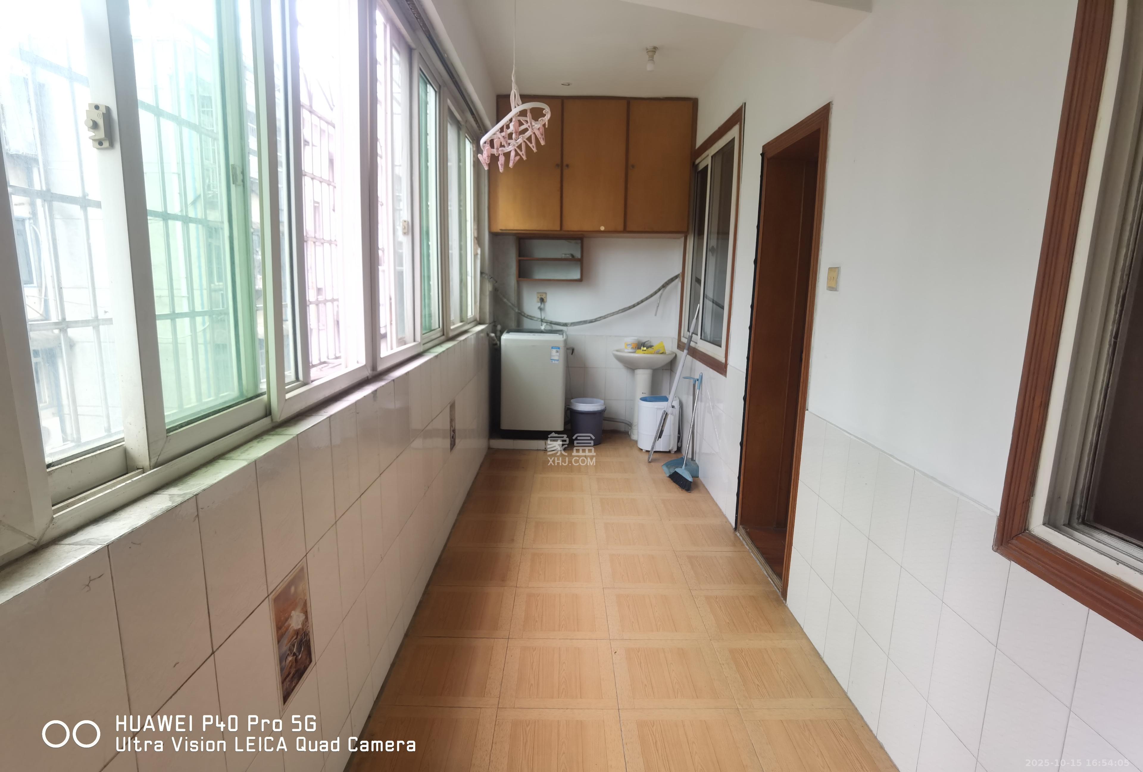 长沙理工大学黄土岭教职工住宅区 2室2厅1卫 1300.0元/月 长沙理工大学黄土岭教职工住宅区 2室2厅1卫 1300.0元/月室内图