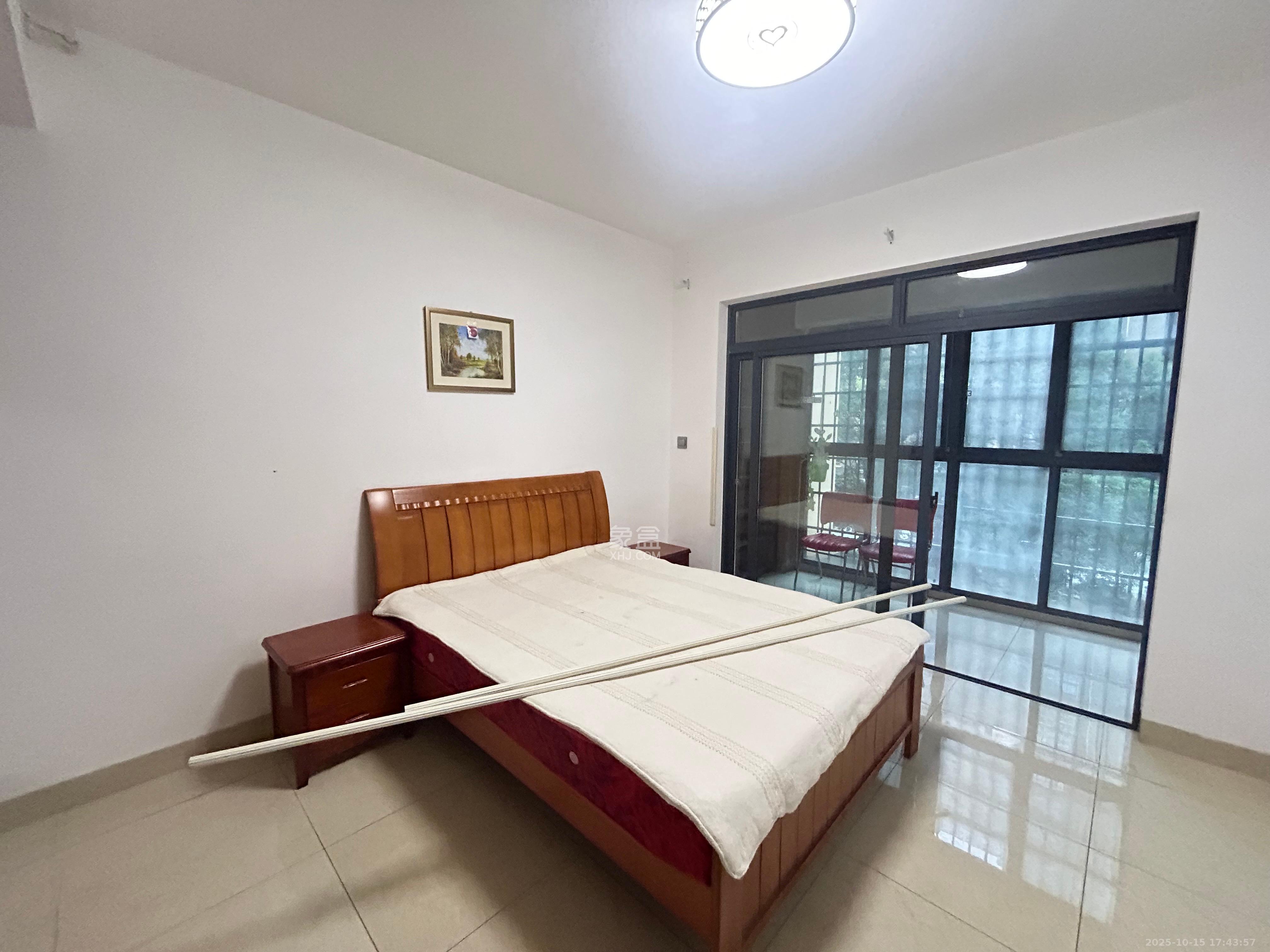 湘桥佳苑  3室2厅1卫    2400.0元/月 湘桥佳苑  3室2厅1卫    2400.0元/月室内图