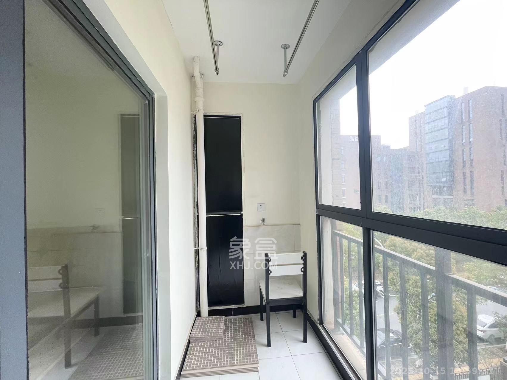 荣盛花语馨苑 2室2厅1卫 2000.0元/月 荣盛花语馨苑 2室2厅1卫 2000.0元/月室内图