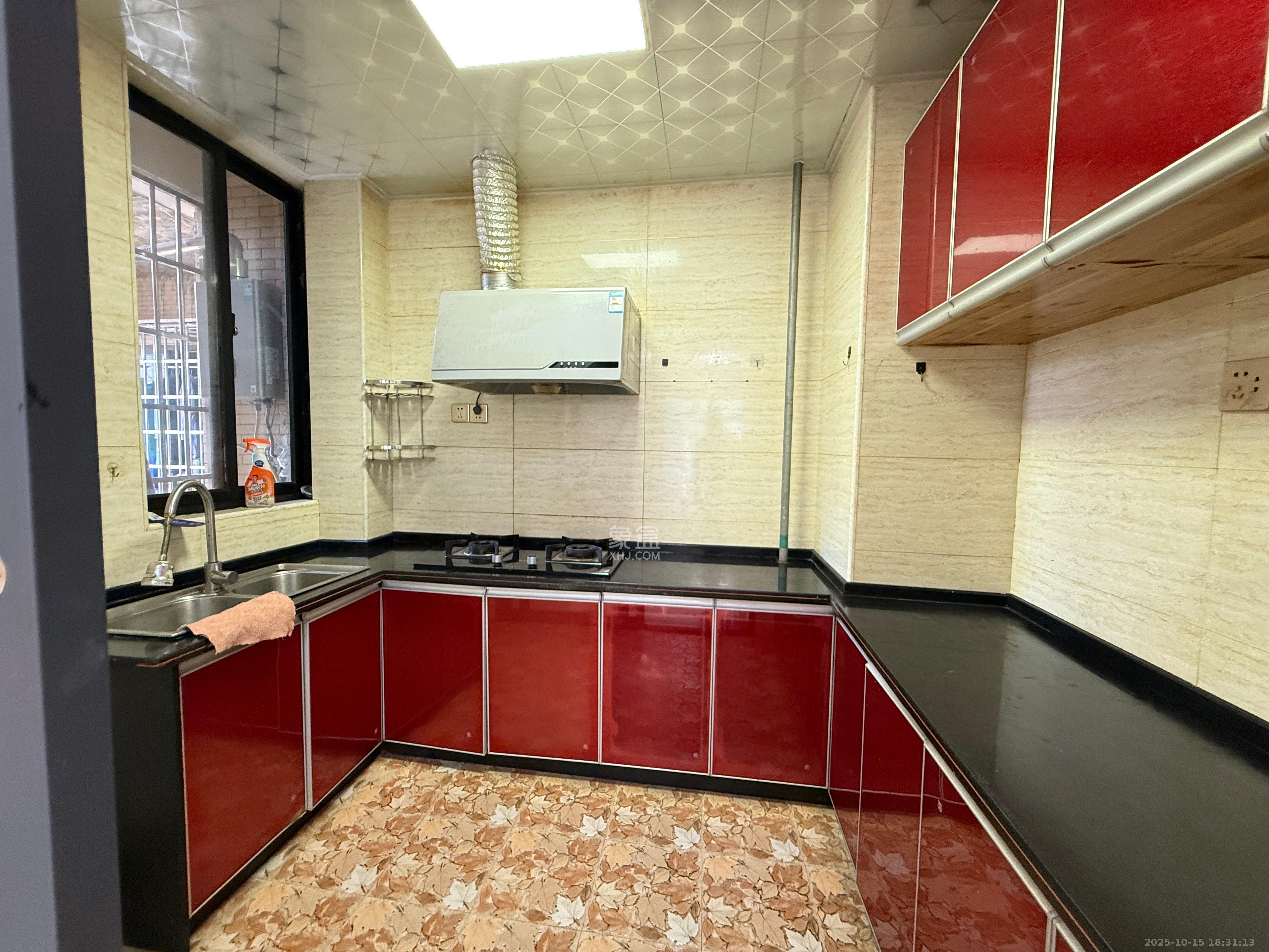 金富星城 1室2厅1卫 1500.0元/月 金富星城 1室2厅1卫 1500.0元/月室内图