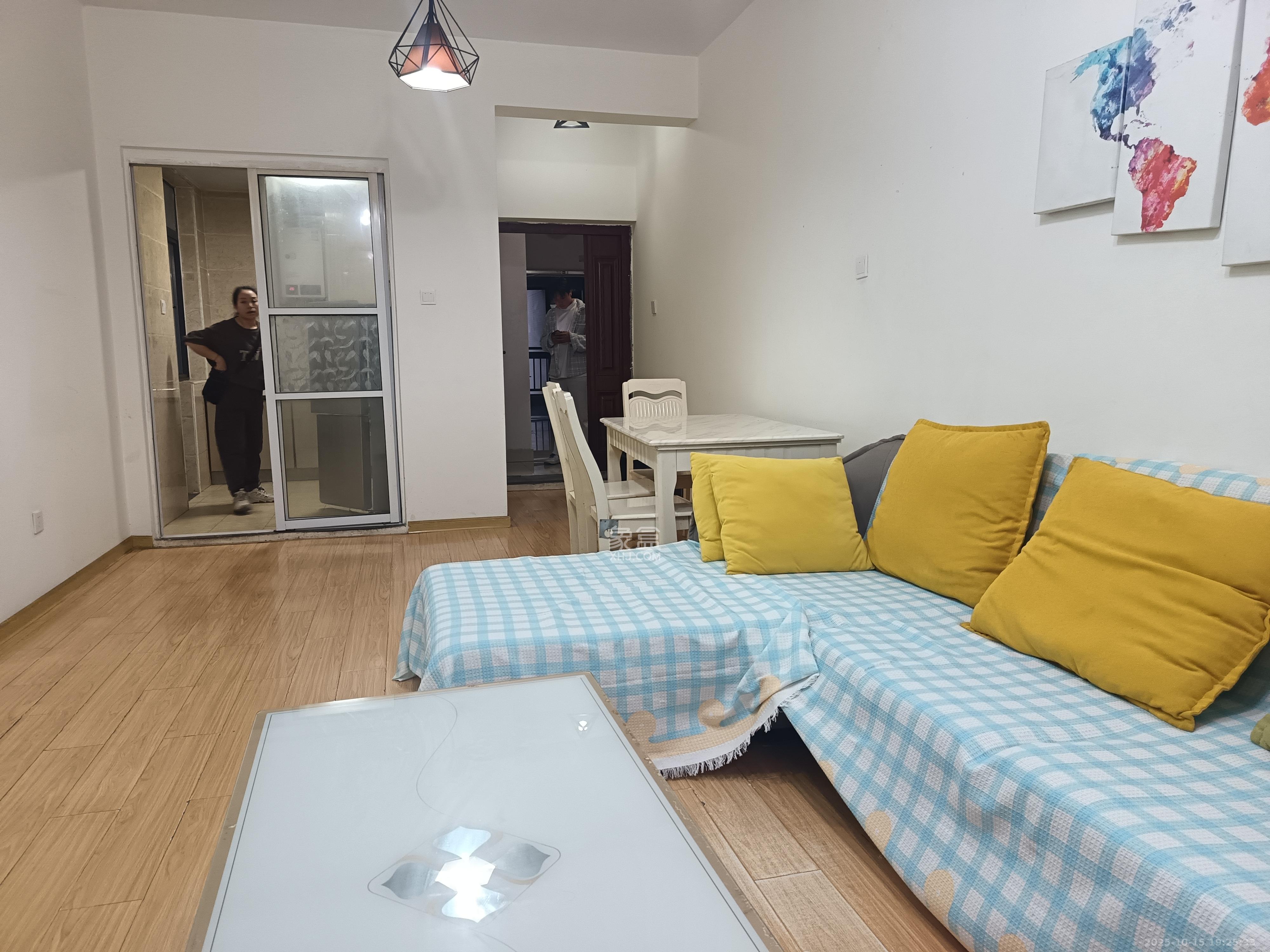 长房东云台  2室1厅1卫    2300.0元/月室内图