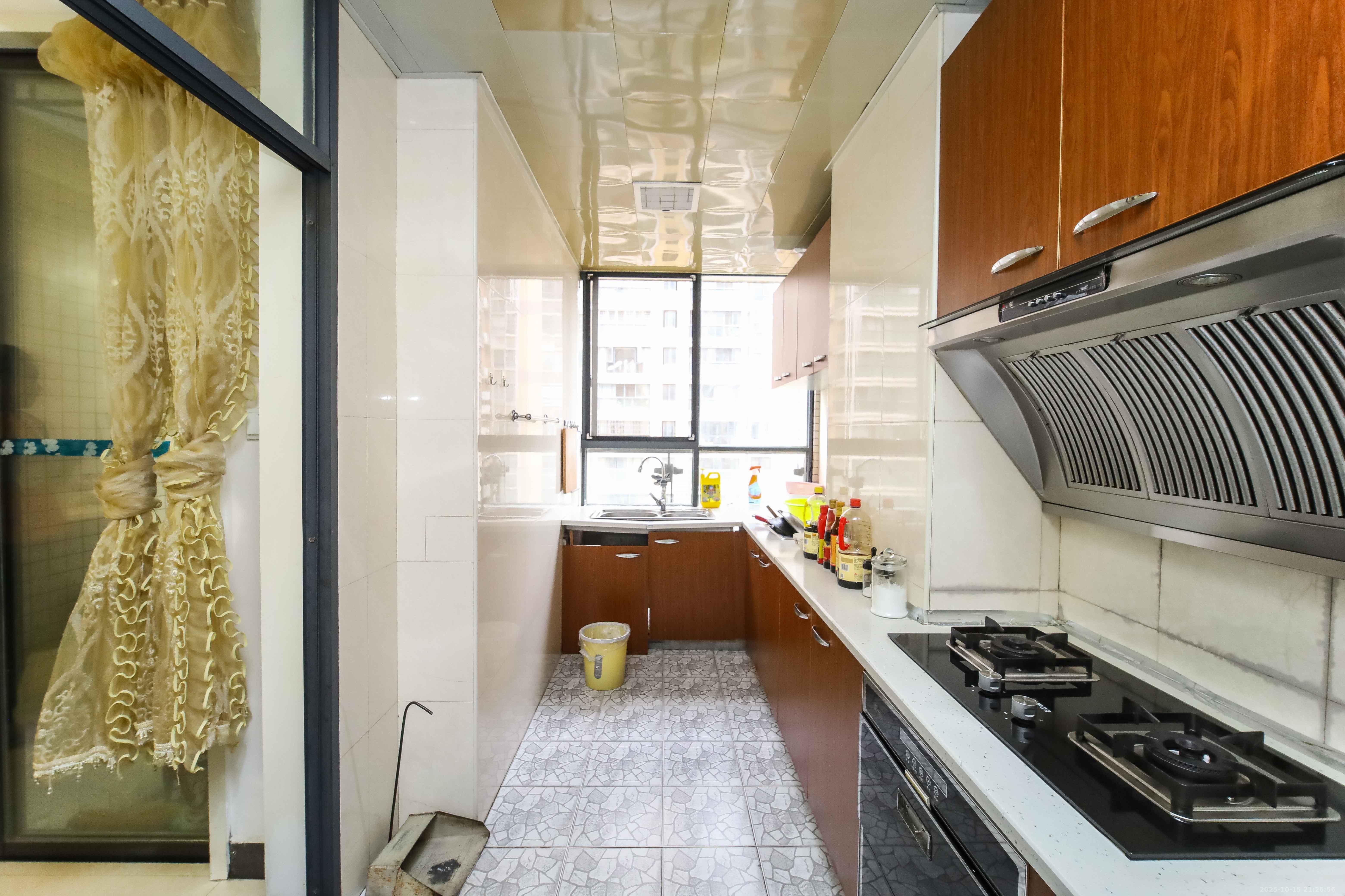 锦湘国际星城三期(锦绣苑) 3室2厅2卫 120.0万 锦湘国际星城三期(锦绣苑) 3室2厅2卫 120.0万厨房