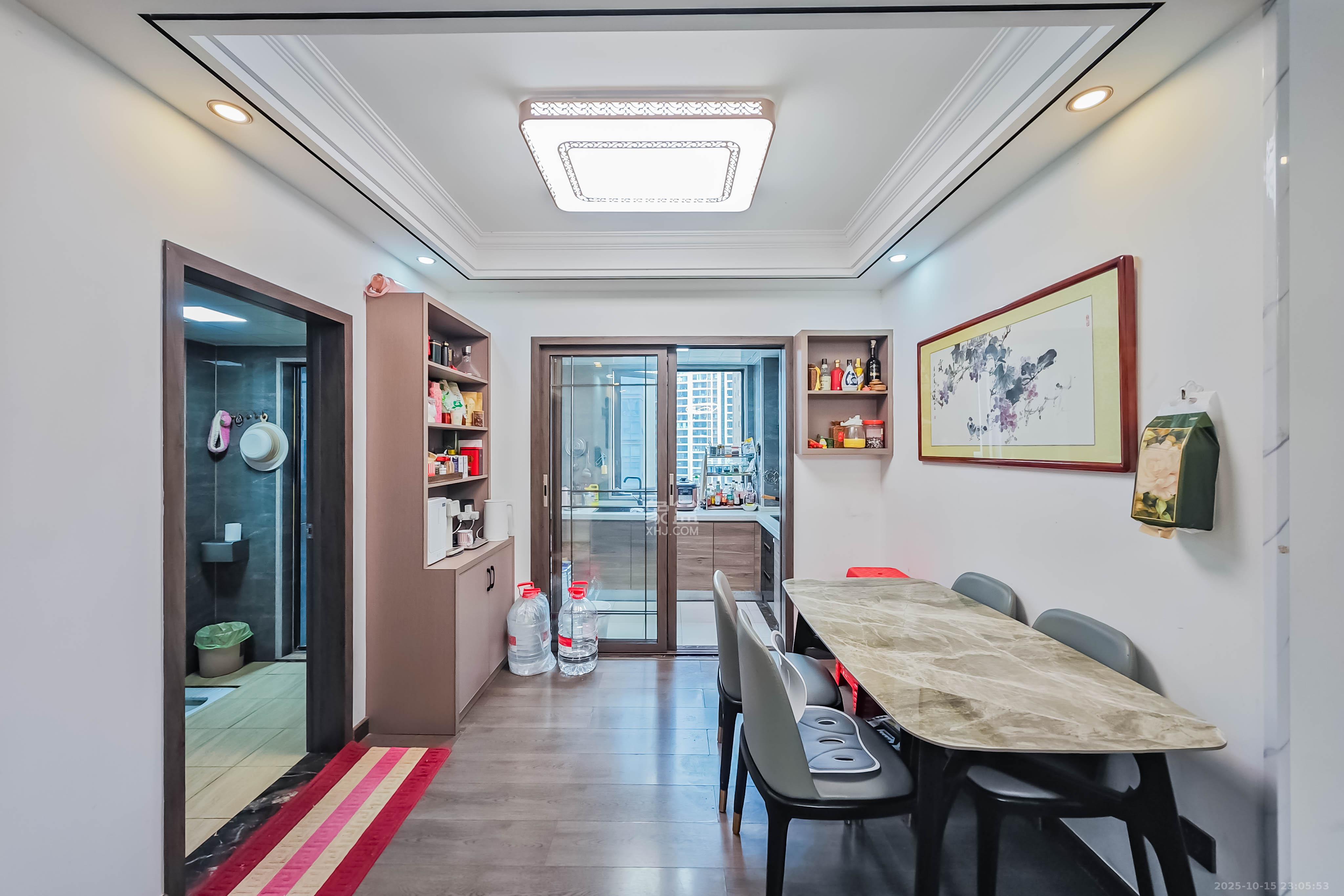 五江天街北区  4室2厅2卫    127.0万客厅