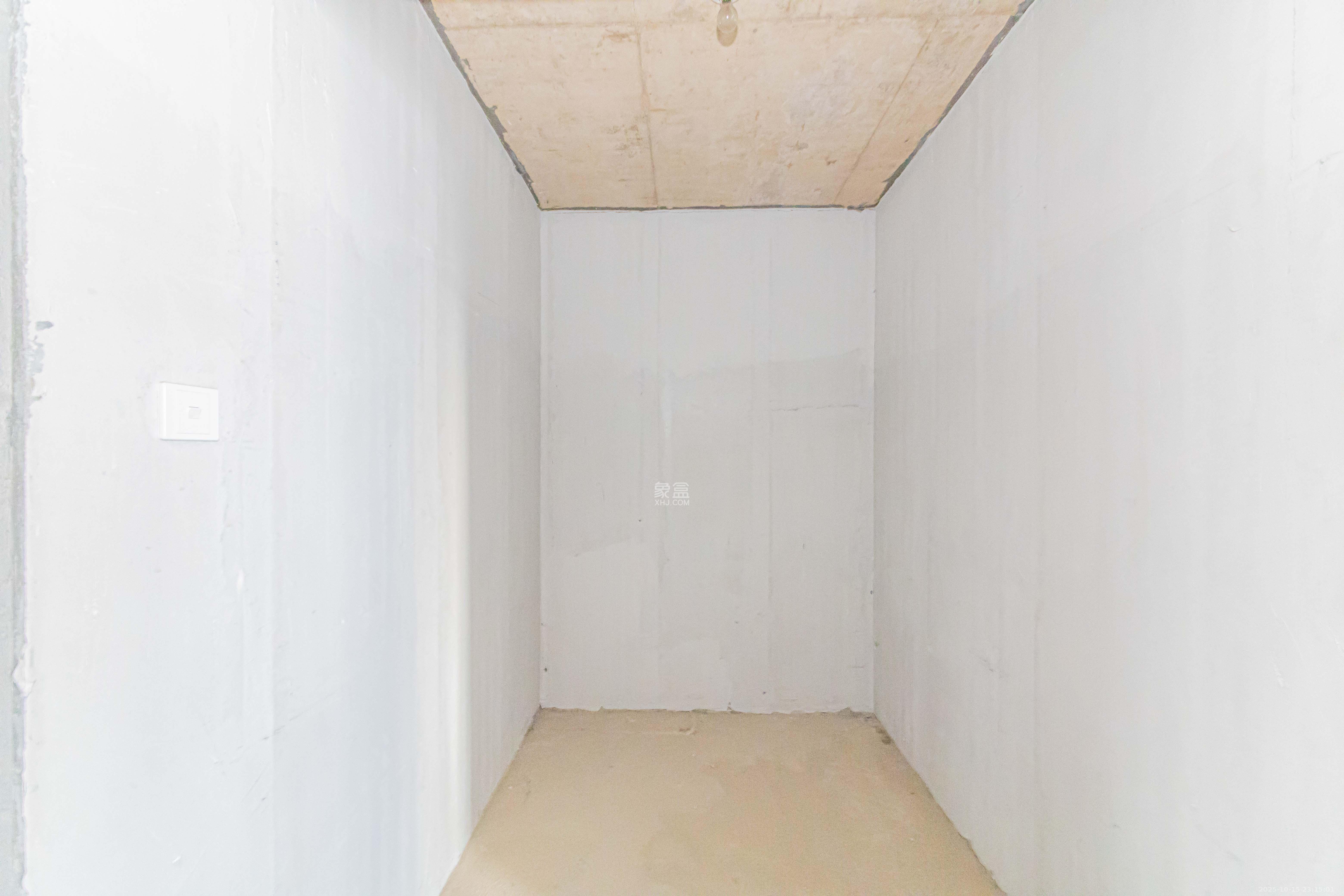 大唐印象三期御玺  4室2厅2卫    120.0万其他